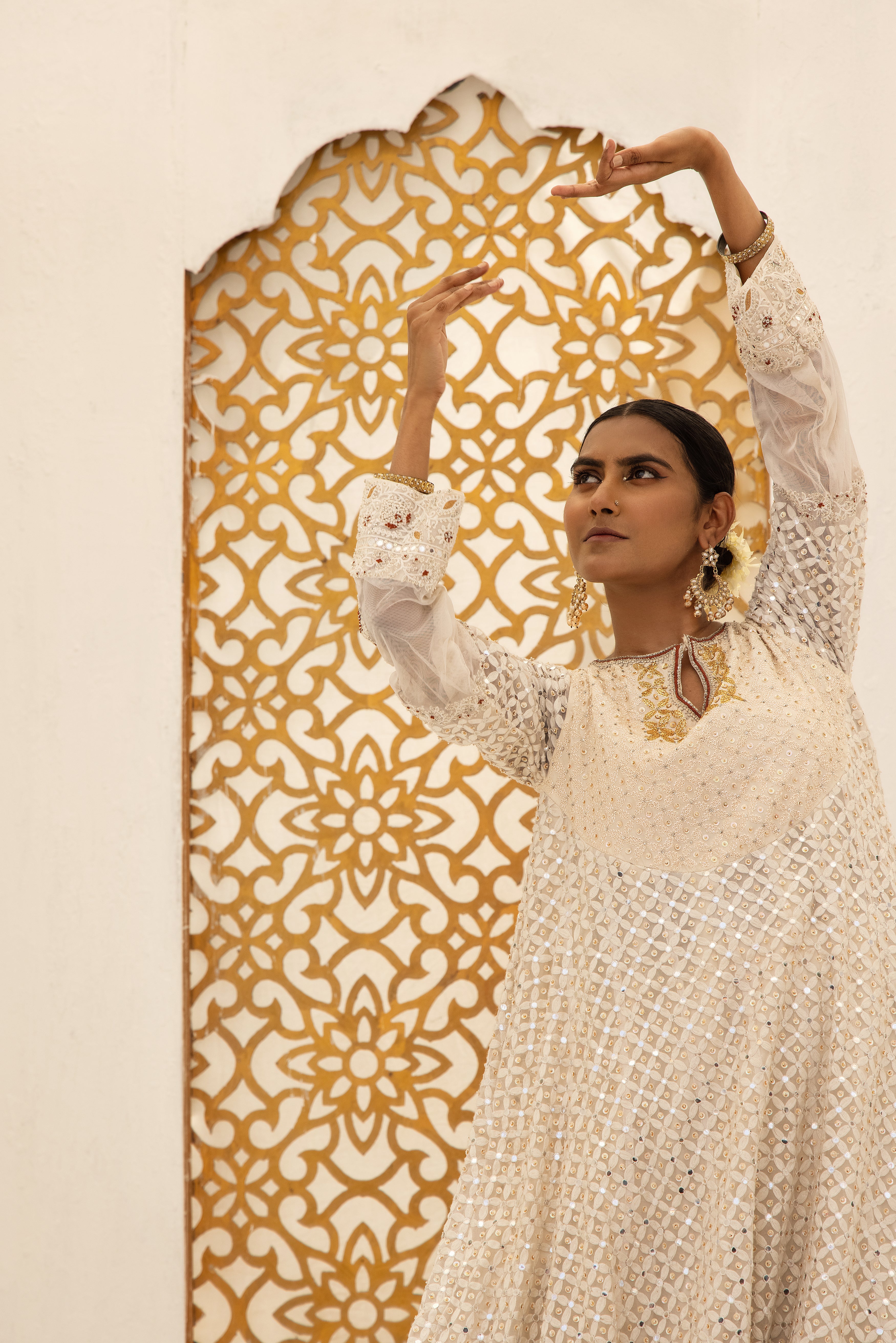 Pakistani Off-White Embroidered Net Pishwas Dress (3-Piece) - Image 5