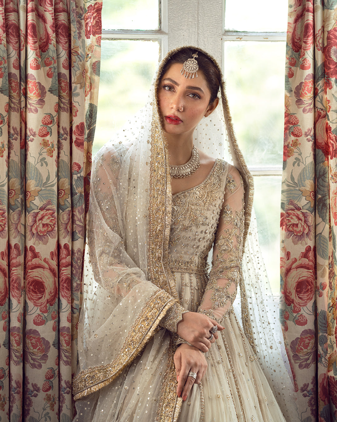 Pakistani Ivory Hand-Embellished Net & Tissue Pishwas (2-Piece) - Image 4