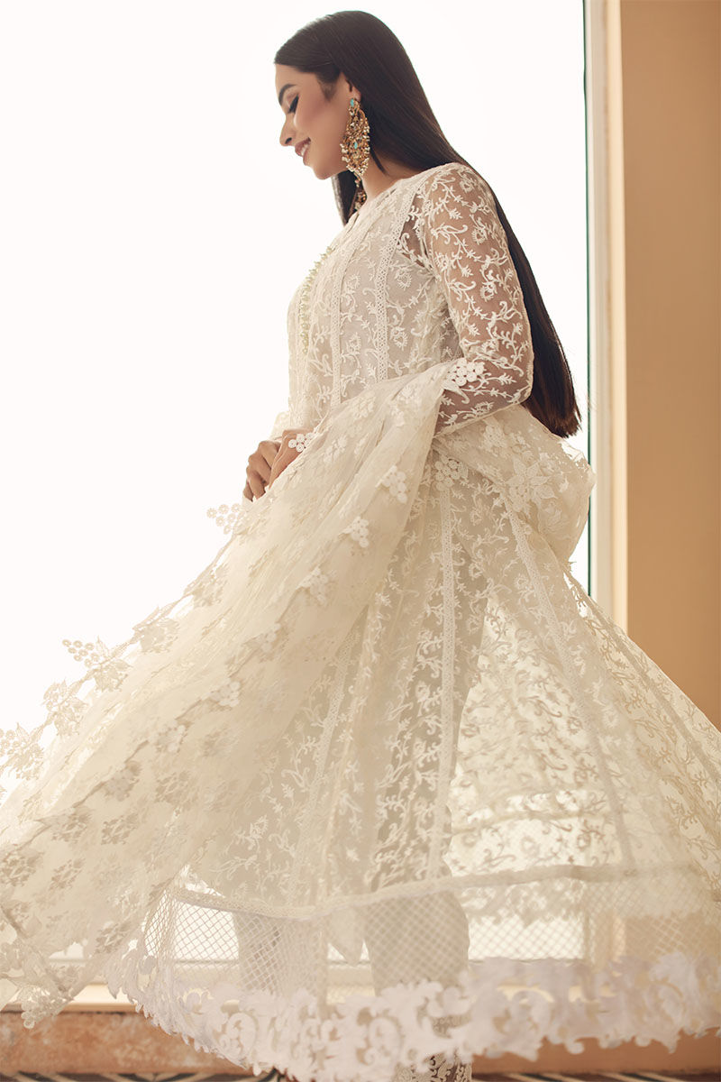 Off-White Embroidered Organza Kalidaar Pishwas (3-Piece) - Image 4