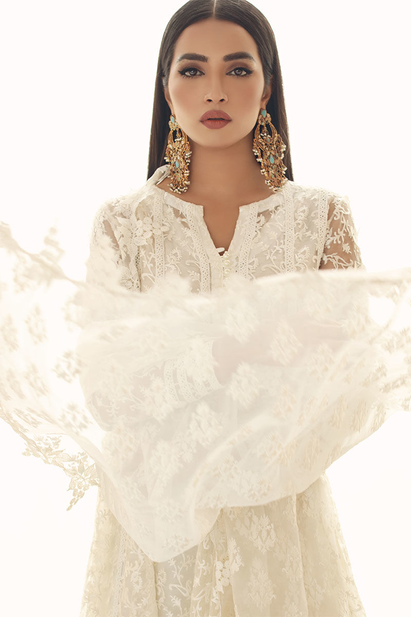 Off-White Embroidered Organza Kalidaar Pishwas (3-Piece) - Image 8