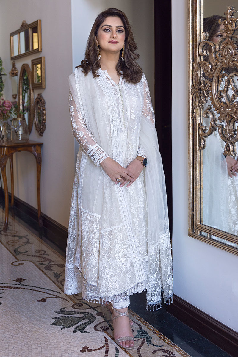 Pakistani Off-White Embroidered Organza Kalidaar Pishwas (3-Piece) - Image 1