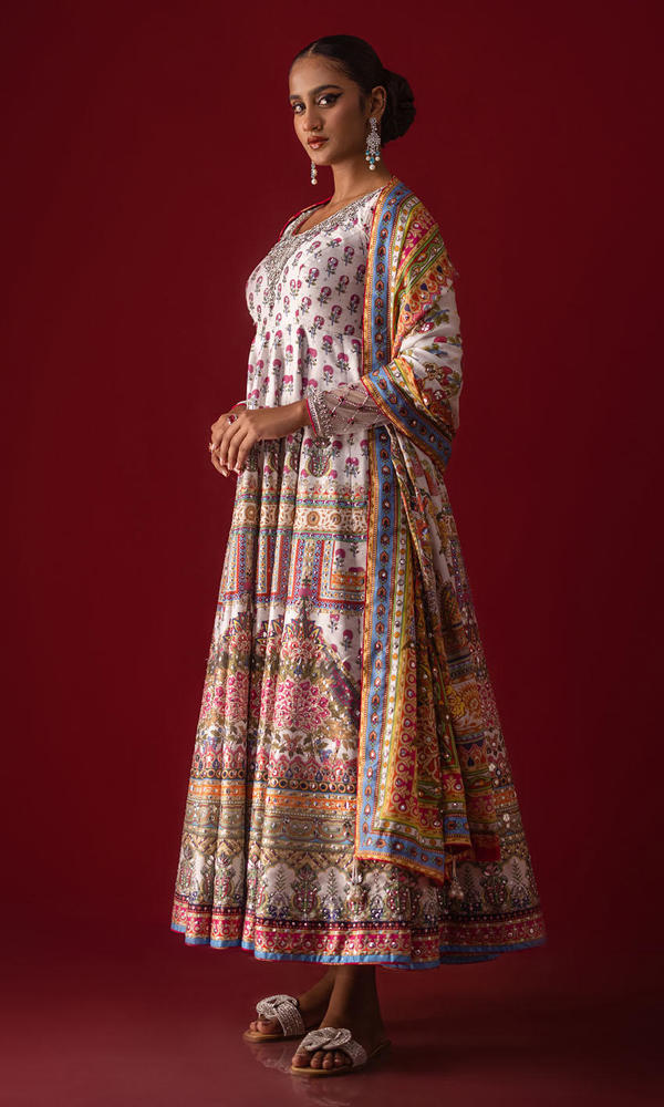 Pakistani Ivory Hand Embellished Raw Silk Pishwas (2-Piece) - Image 4