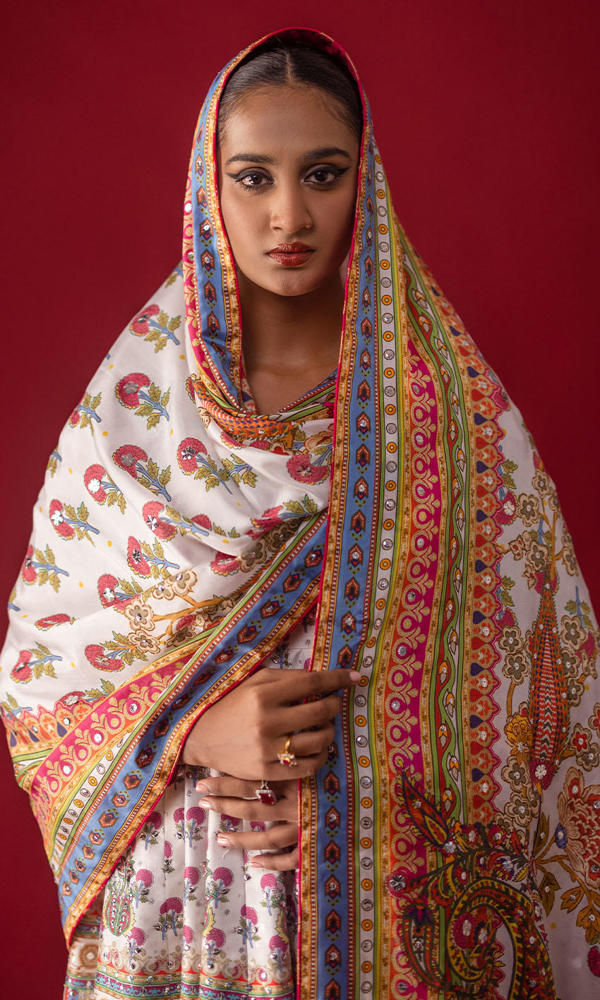 Pakistani Ivory Hand Embellished Raw Silk Pishwas (2-Piece) - Image 9