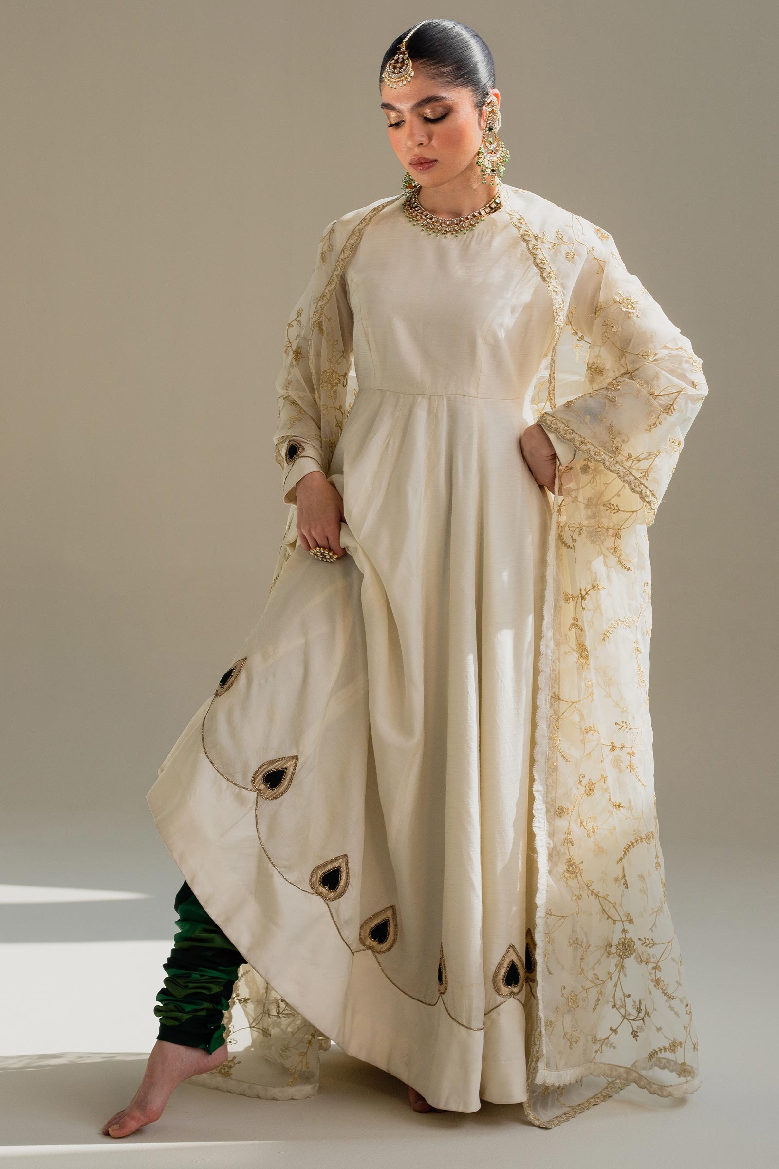 Pakistani Ivory Zardozi Raw Silk Pishwas Dress (3-Piece) - Image 1