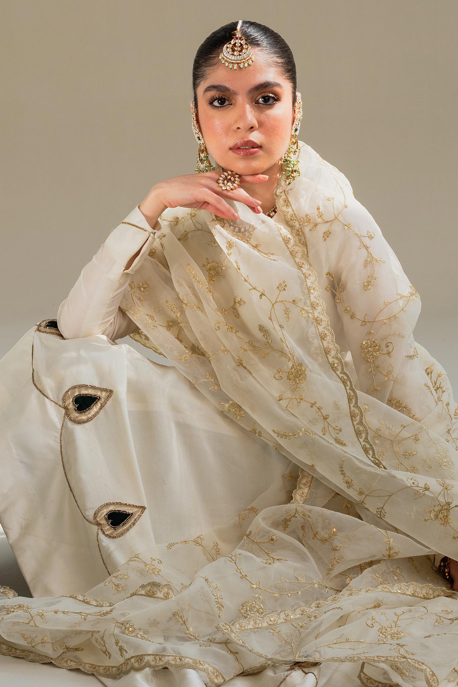 Pakistani Ivory Zardozi Raw Silk Pishwas Dress (3-Piece) - Image 2