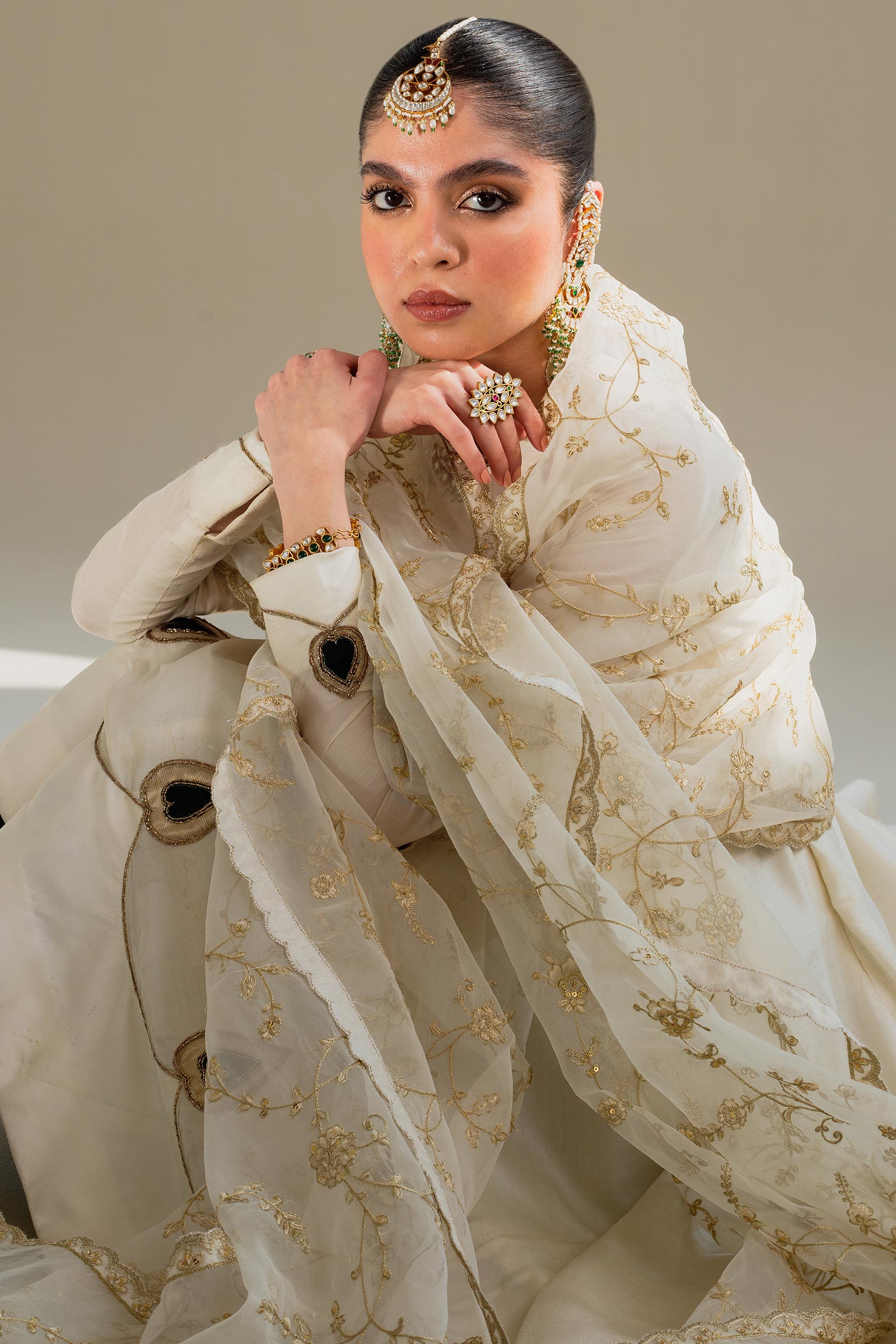 Pakistani Ivory Zardozi Raw Silk Pishwas Dress (3-Piece) - Image 8