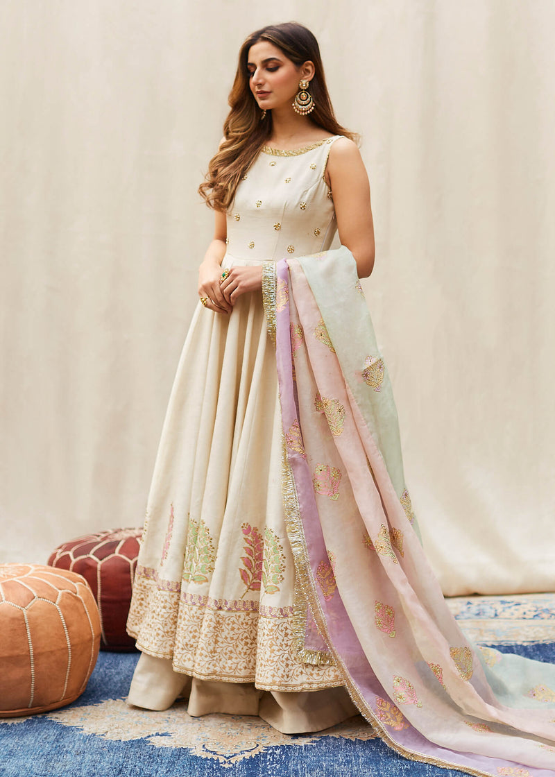 Pakistani Ivory Hand Block Printed Rawsilk Pishwas (3-Piece) - Image 1