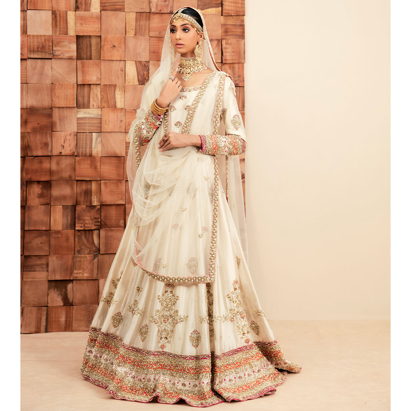 Pakistani Ivory Zardozi Resham Tissue Silk Pishwas (2-Piece) - Image 4