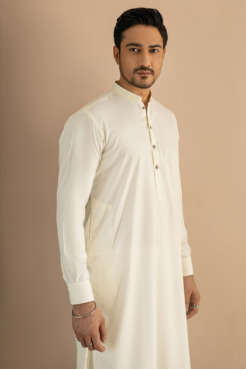 Ivory Hand Embroidered Atlas Jamawar Prince Coat (3-Piece) - Image 5