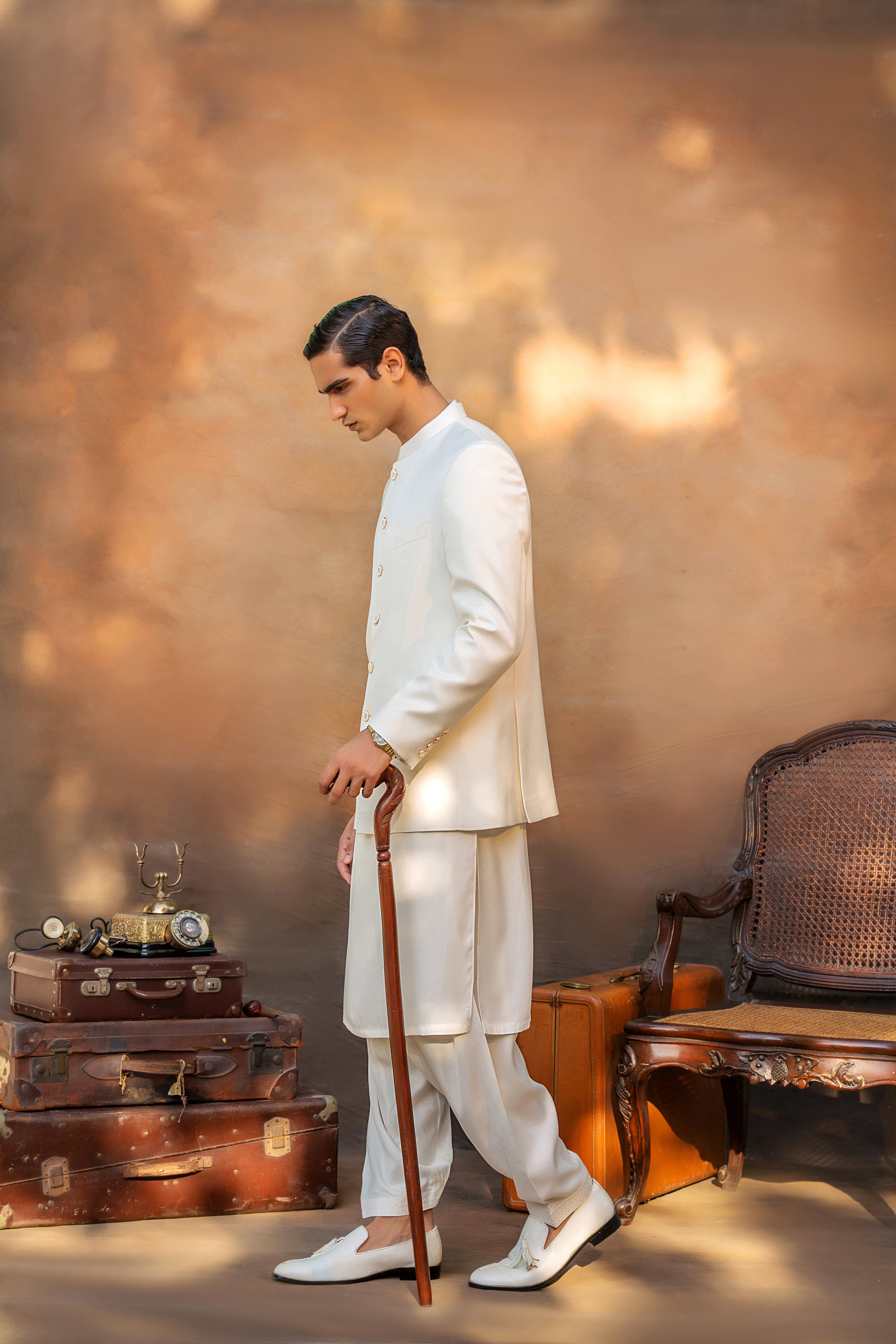 Off-White Ari Work Cotton Silk Prince Coat (3-Piece) - Image 4