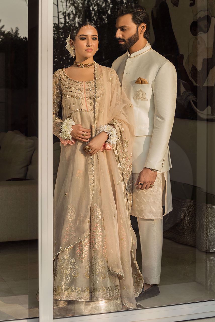 Off-White Embroidered Cotton Silk Kurta Pajama with Prince Coat (3-Piece) - Image 2