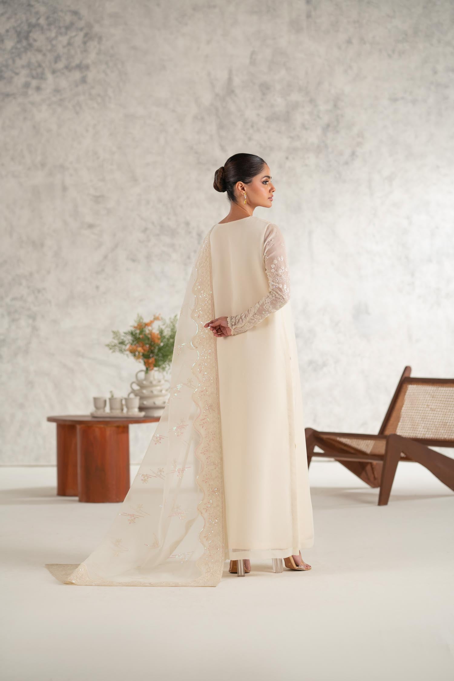 Ivory Embroidered Chiffon Salwar Kameez (3-Piece) - Image 6