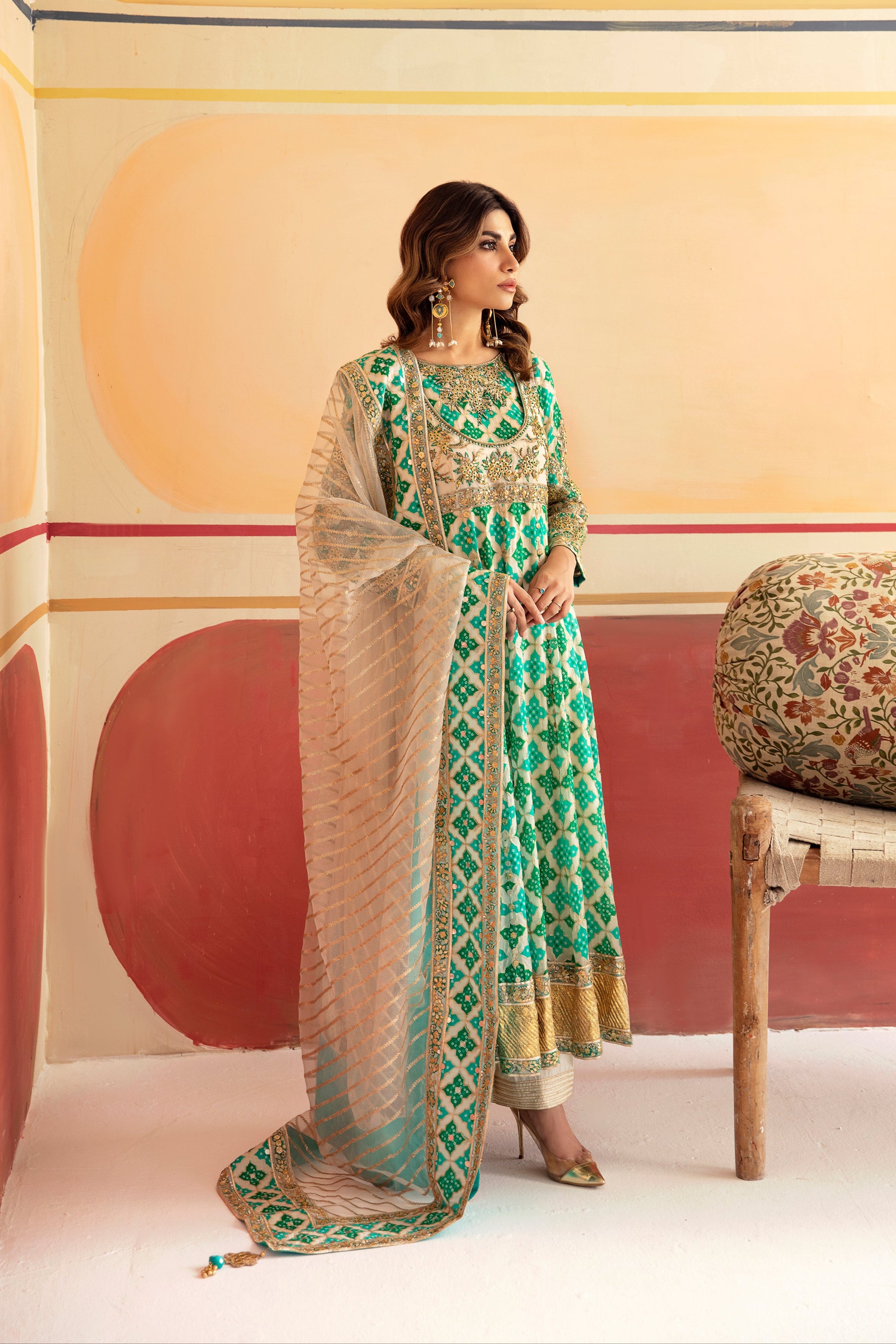 Pakistani Ivory & Emerald Embroidered Chinon Silk Tunic (3-Piece) - Image 2