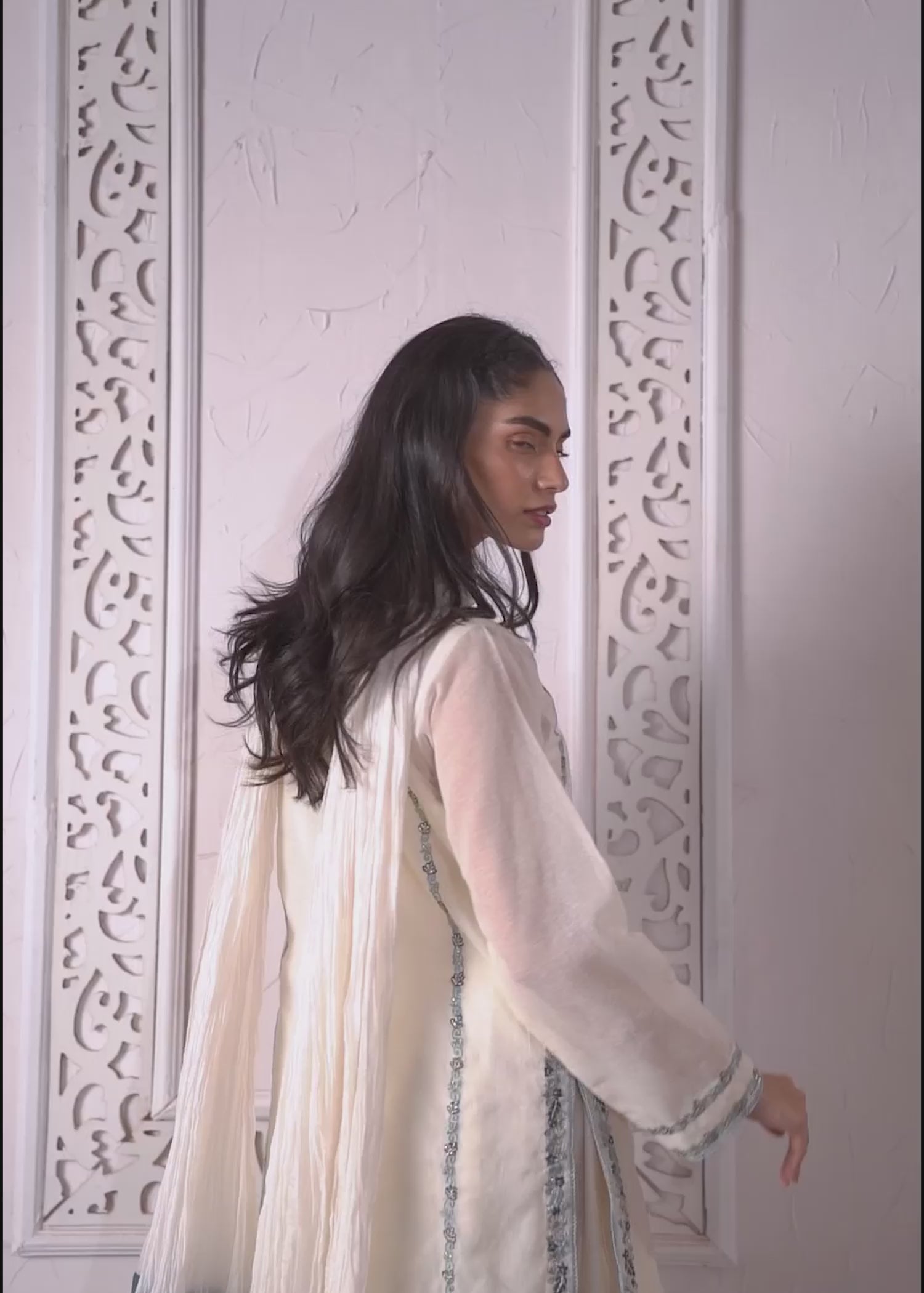 Ivory Gota & Thread Embroidered Cotton Silk Kurta Set (3-Piece) - Image 10