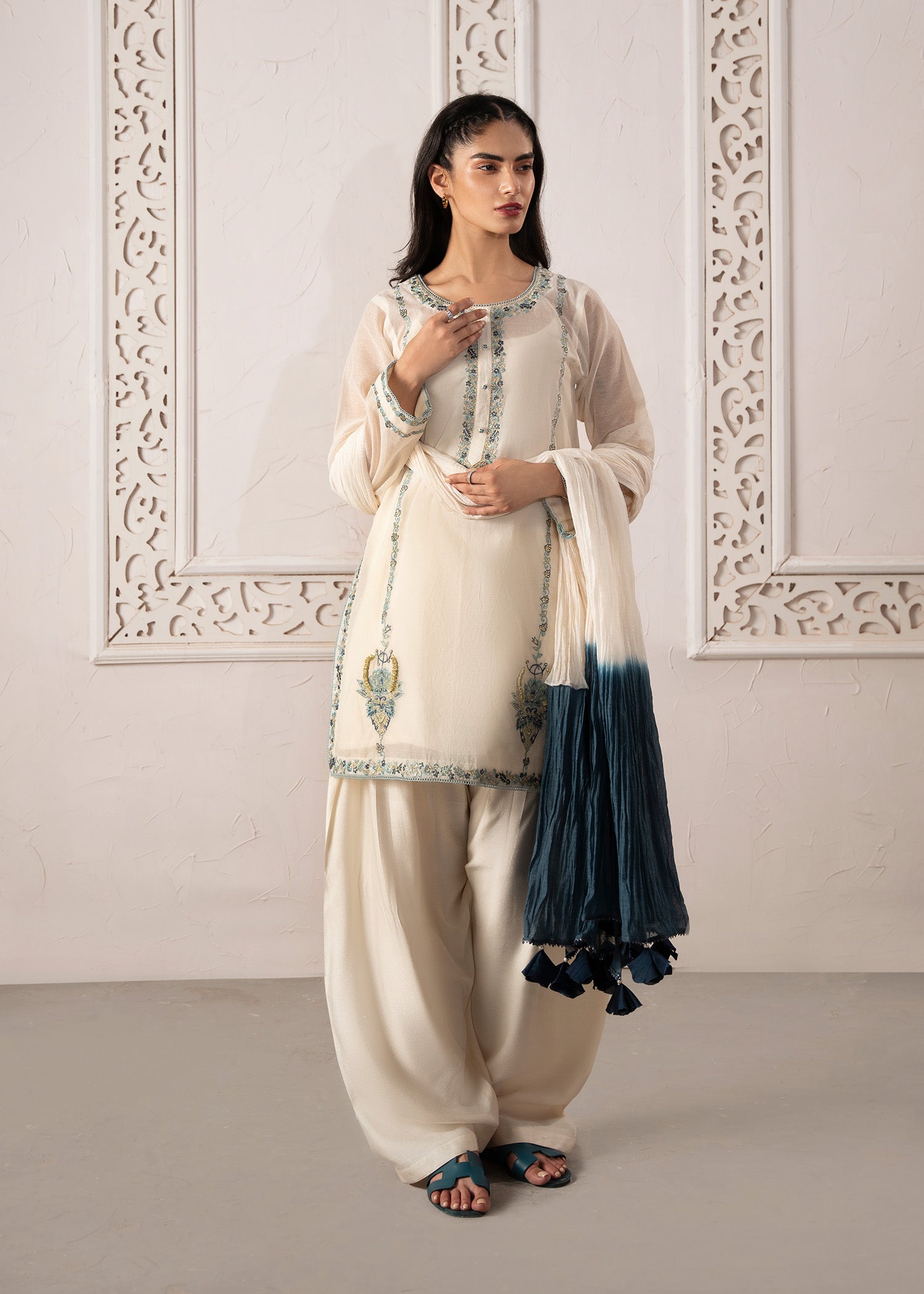 Ivory Gota & Thread Embroidered Cotton Silk Kurta Set (3-Piece) - Image 3