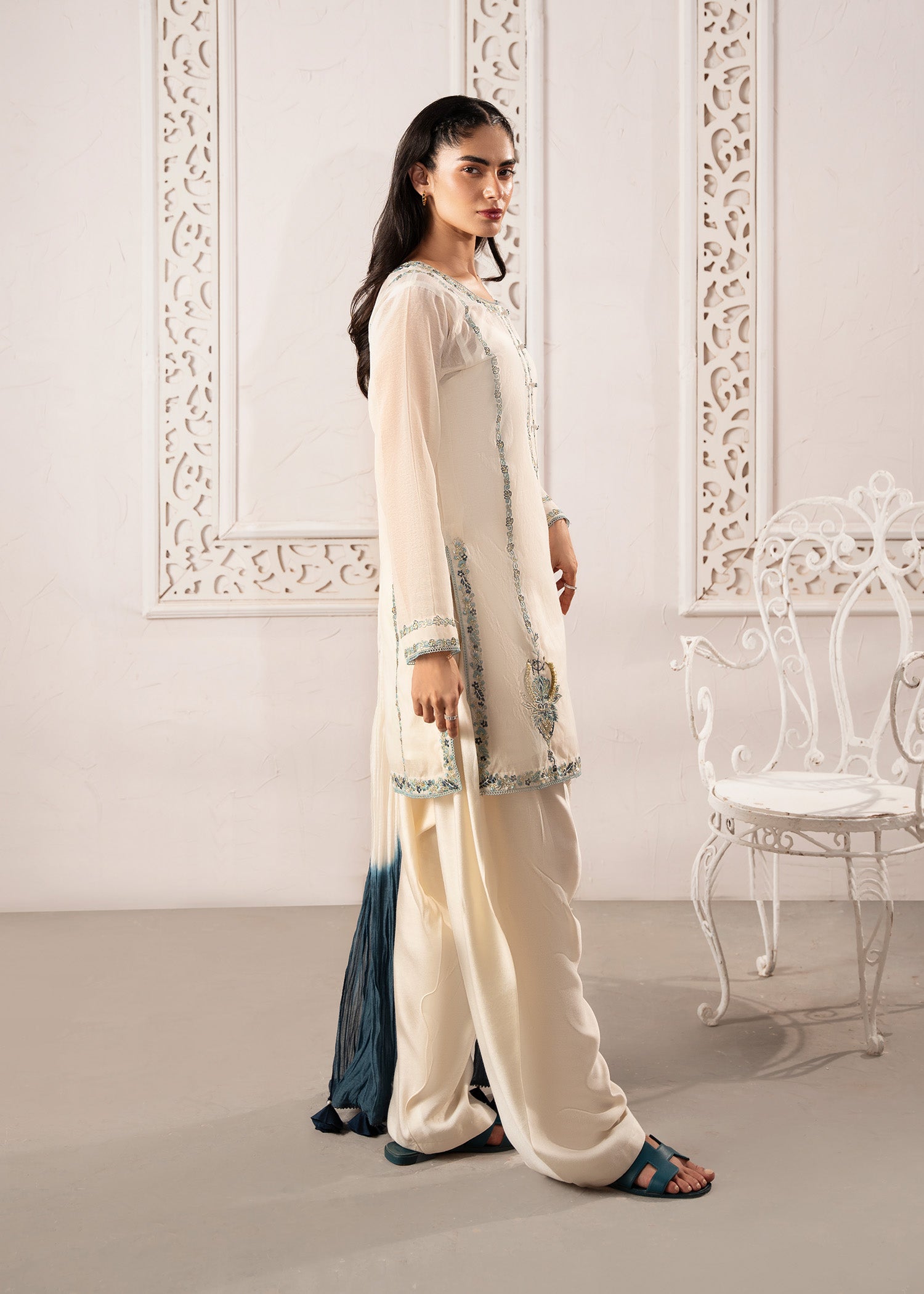 Ivory Gota & Thread Embroidered Cotton Silk Kurta Set (3-Piece) - Image 5