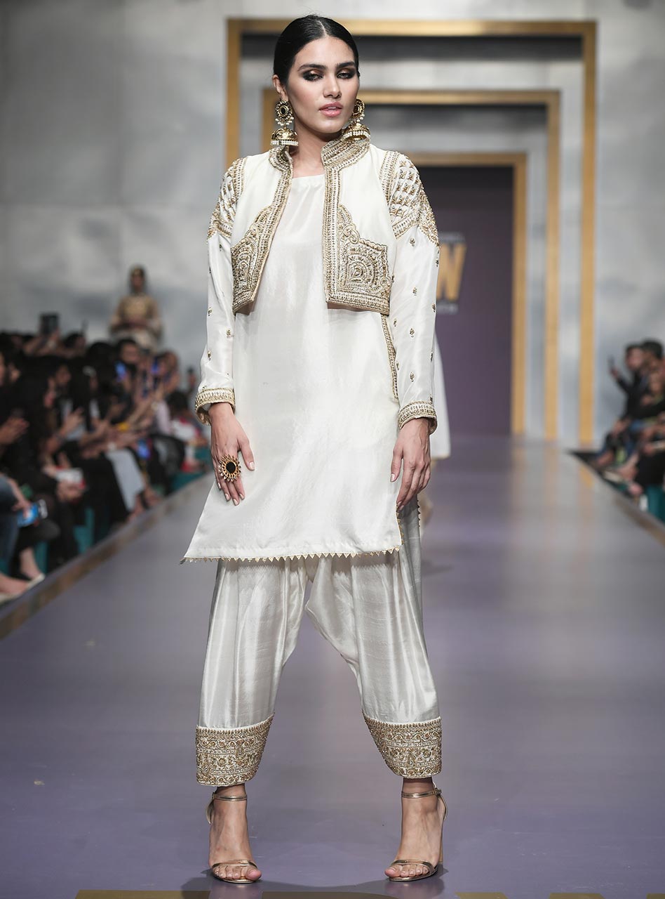 Pakistani Ivory Zardozi Cotton Silk Bundi Jacket Set (3-Piece) - Image 3