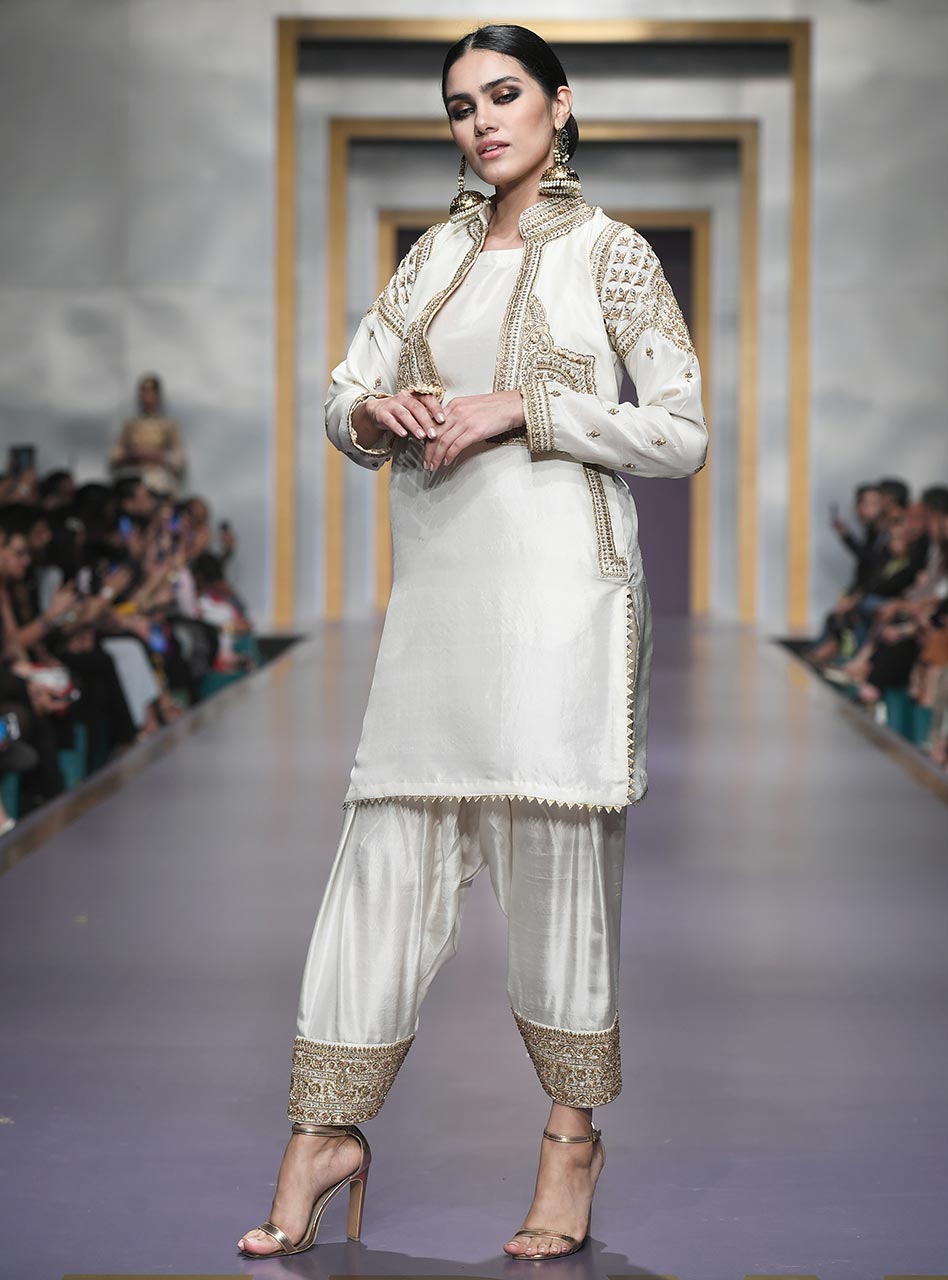 Pakistani Ivory Zardozi Cotton Silk Bundi Jacket Set (3-Piece) - Image 4