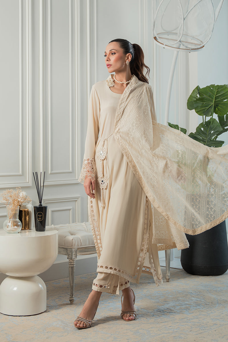Off-White Embroidered Pure Crepe Salwar Kameez (3-Piece) - Image 3