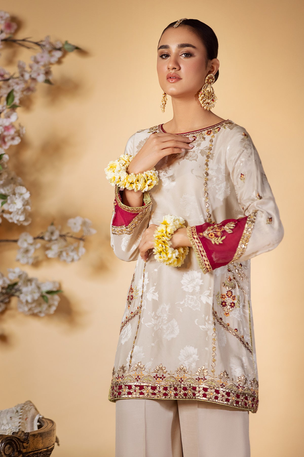 Pakistani Ivory Gota & Resham Embroidered Silk Kurta Set (2-Piece) - Image 2