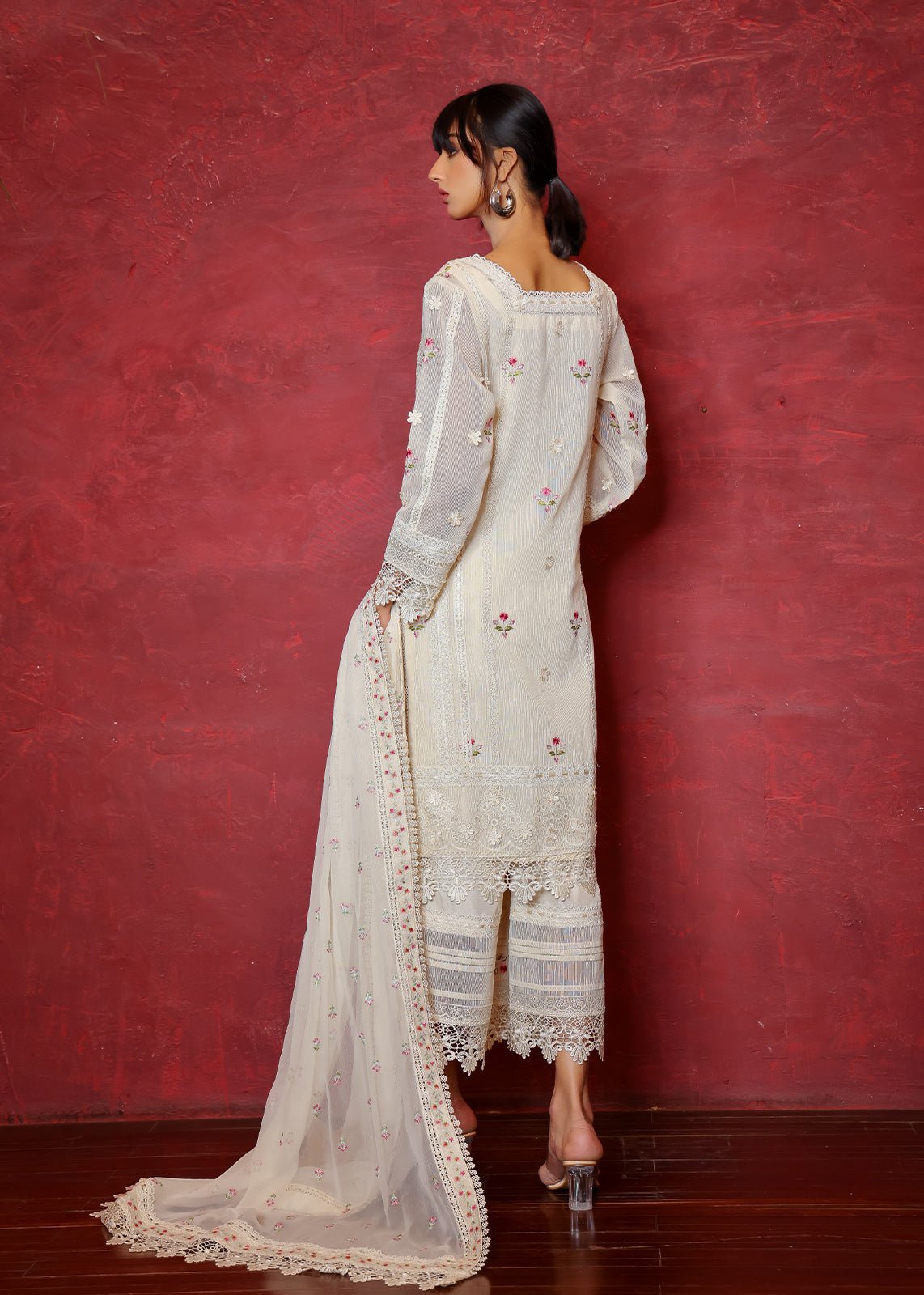Off-White Chikan Embroidered Organza Net Kurta (2-Piece) - Image 4