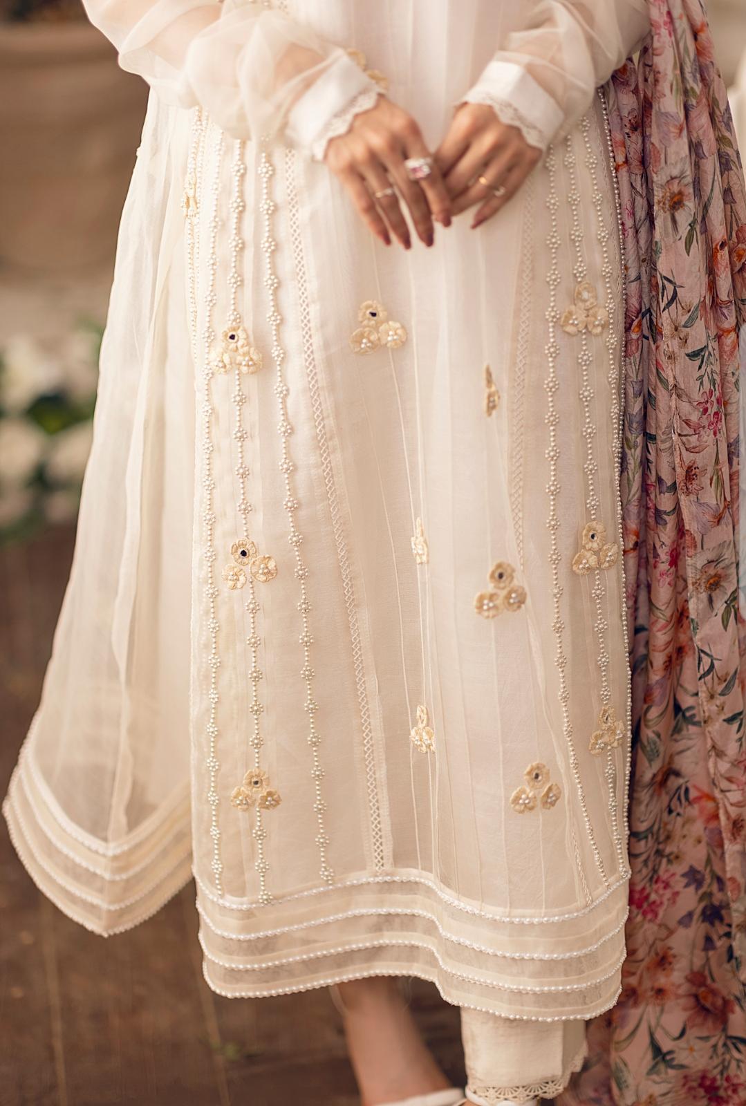 Ivory Handmade Floral Pure Organza Salwar Kameez (3-Piece) - Image 3