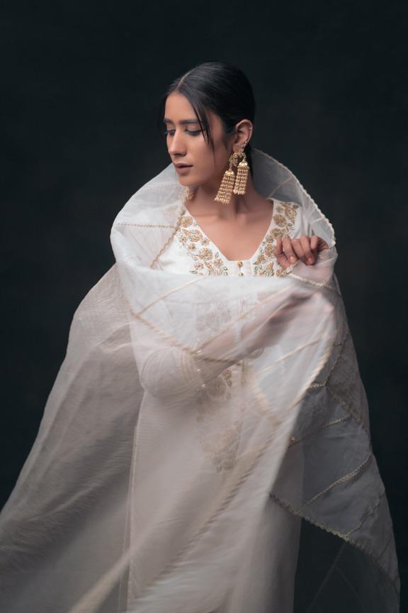 Ivory Embroidered Kurta Set (3-Piece) - Image 1