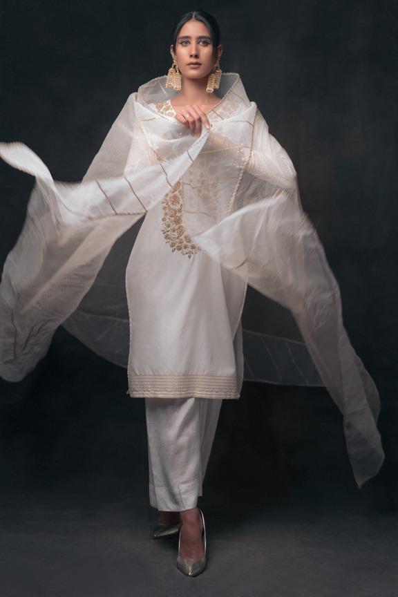 Ivory Embroidered Kurta Set (3-Piece) - Image 2