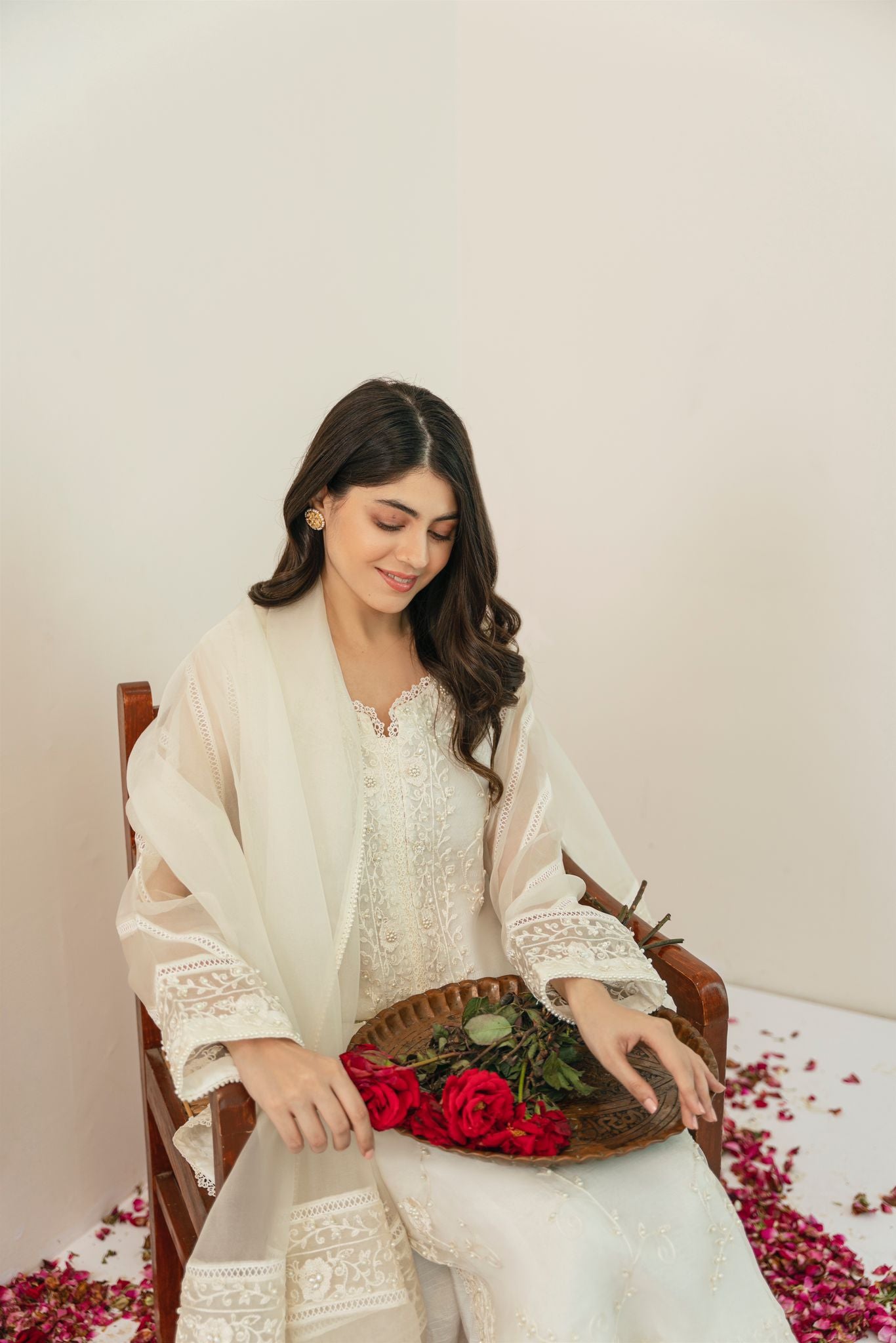 Pakistani Ivory Embroidered Pure Organza Kurta Set (3-Piece) - Image 4