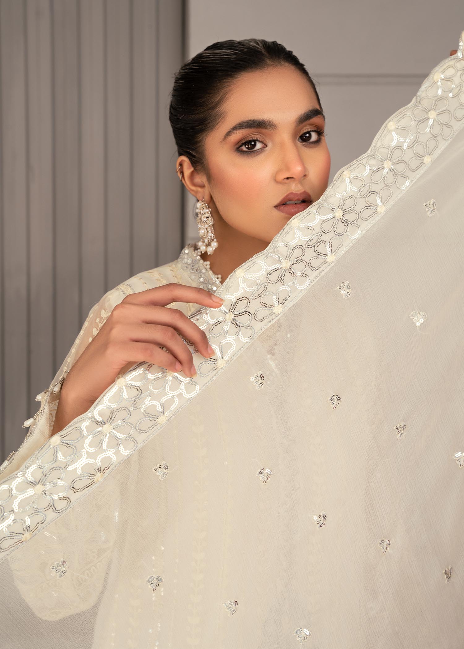 Off-White Embroidered Organza Kurta Set (3-Piece) - Image 8