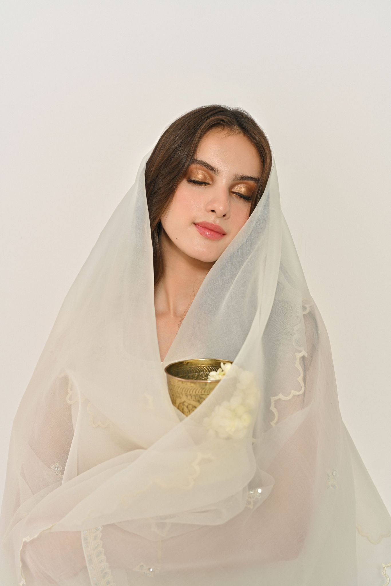 Pakistani Ivory Silver Handworked Pure Organza Salwar Kameez (3-Piece) - Image 4