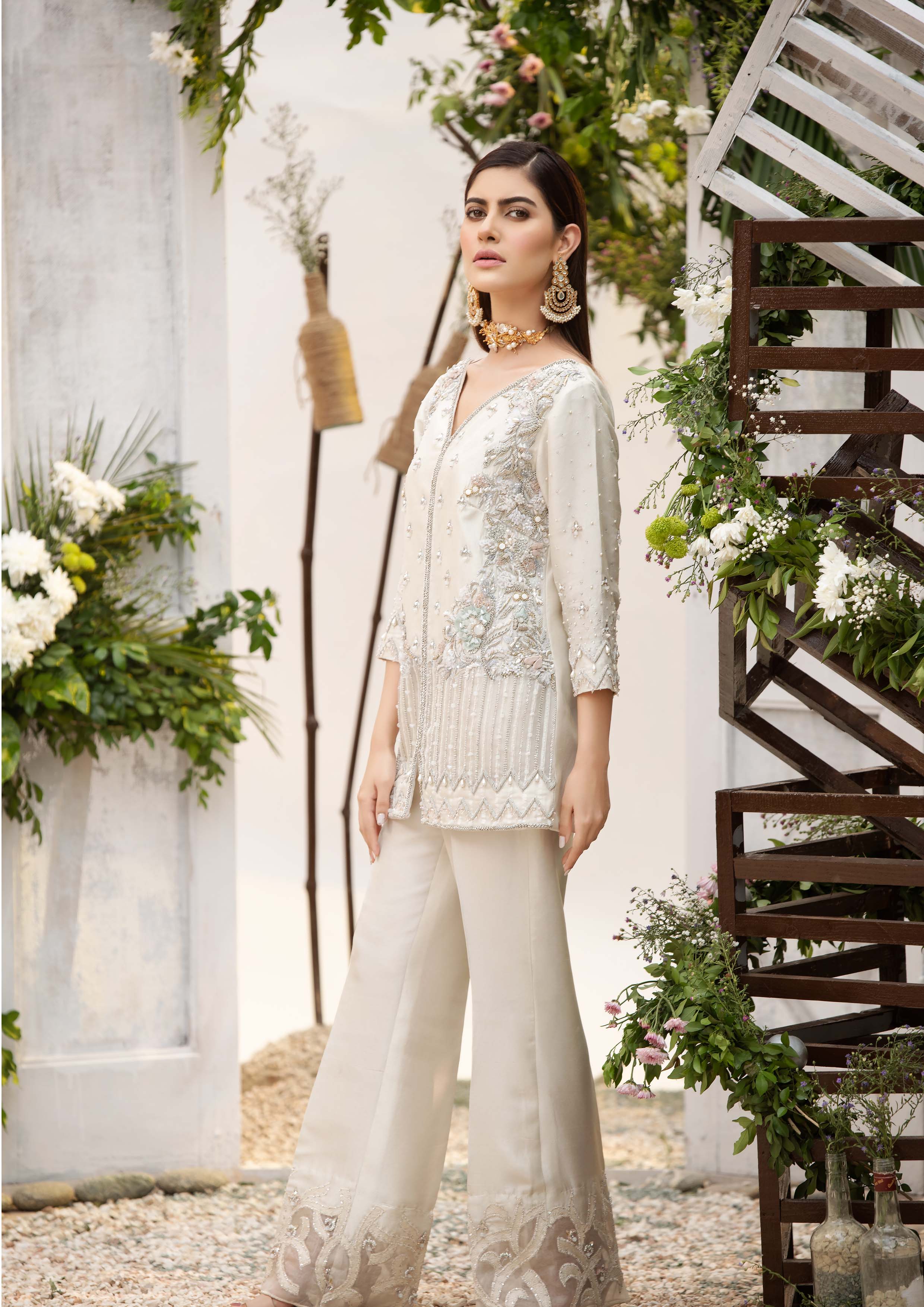 Pakistani Ivory Hand-Embellished Raw Silk Kurta (2-Piece) - Image 2