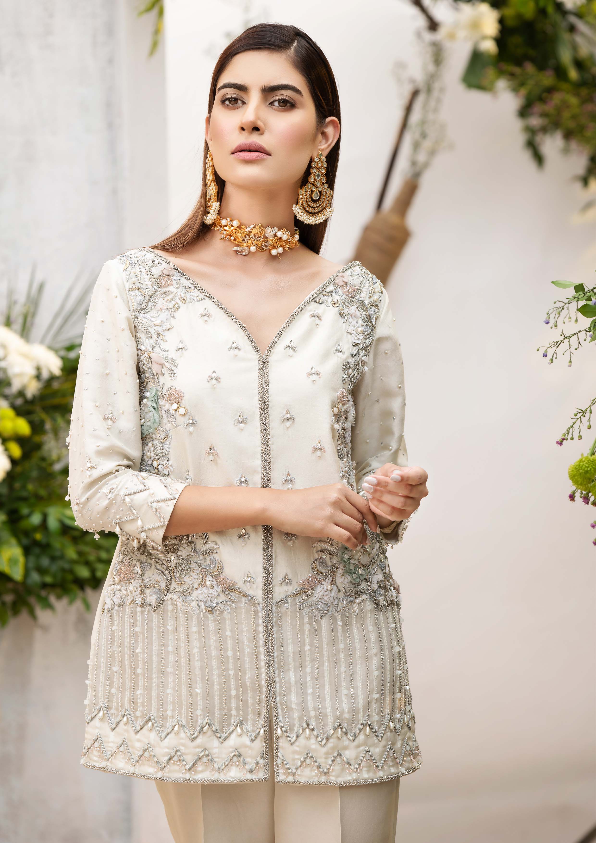 Pakistani Ivory Hand-Embellished Raw Silk Kurta (2-Piece) - Image 3