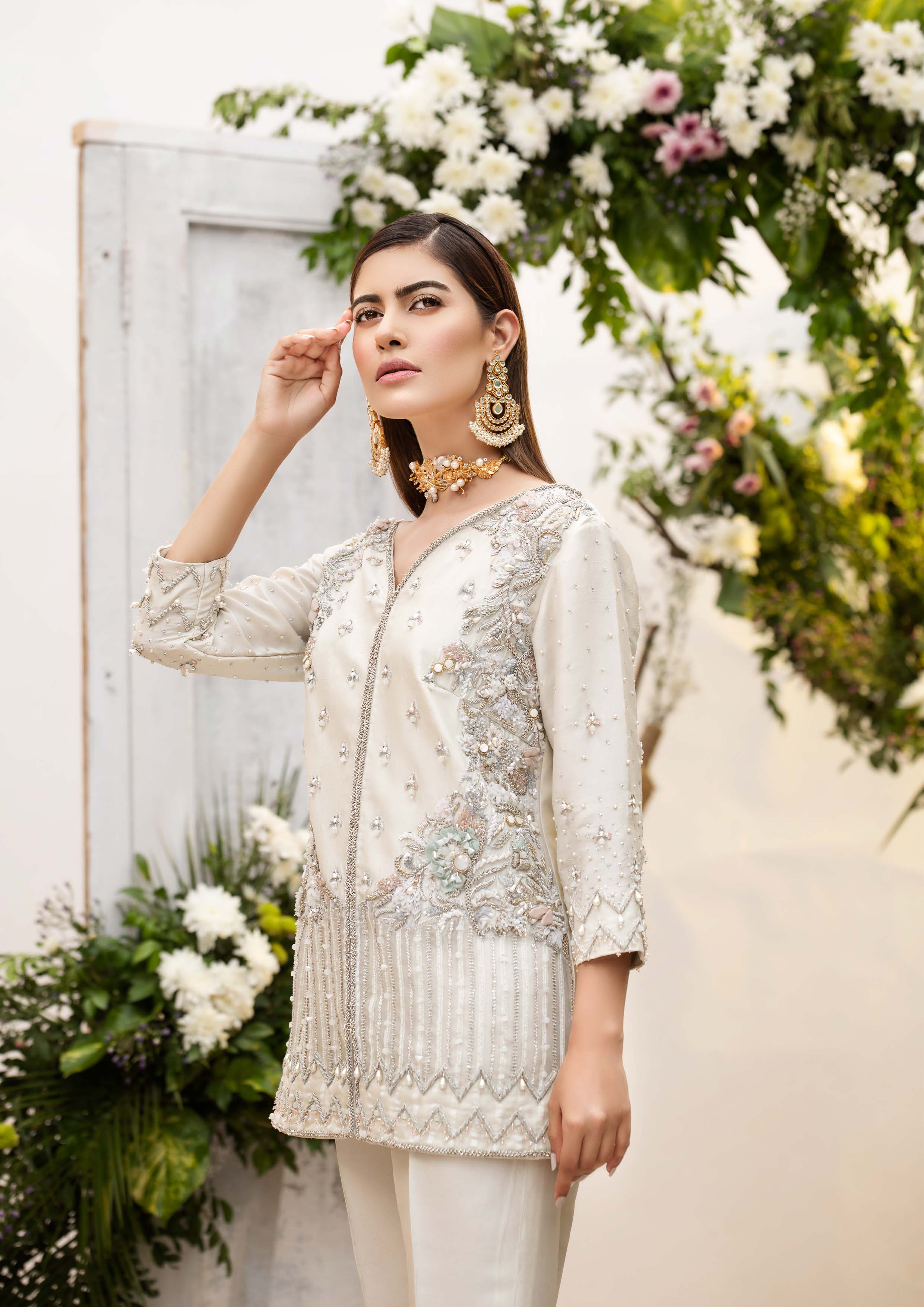 Pakistani Ivory Hand-Embellished Raw Silk Kurta (2-Piece) - Image 4
