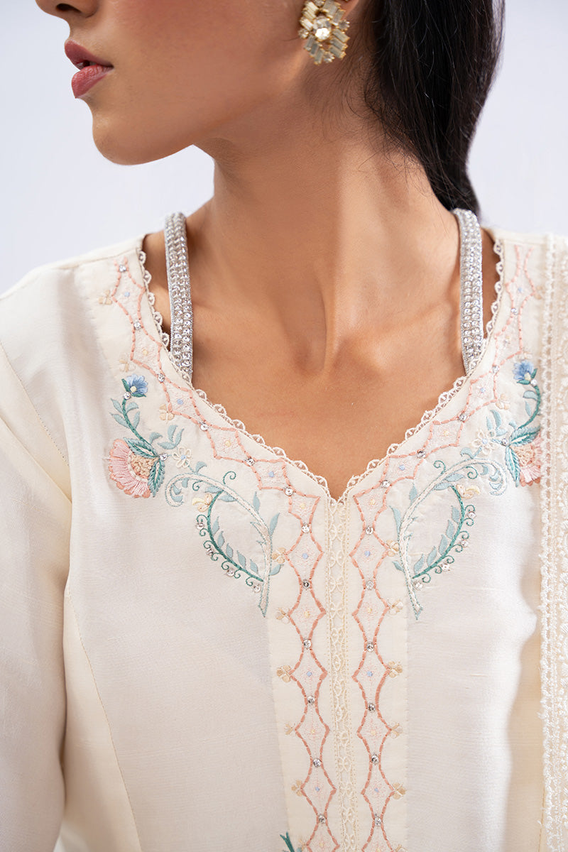 Pakistani Ivory Floral Appliqué Raw Silk Salwar Kameez (3-Piece) - Image 10