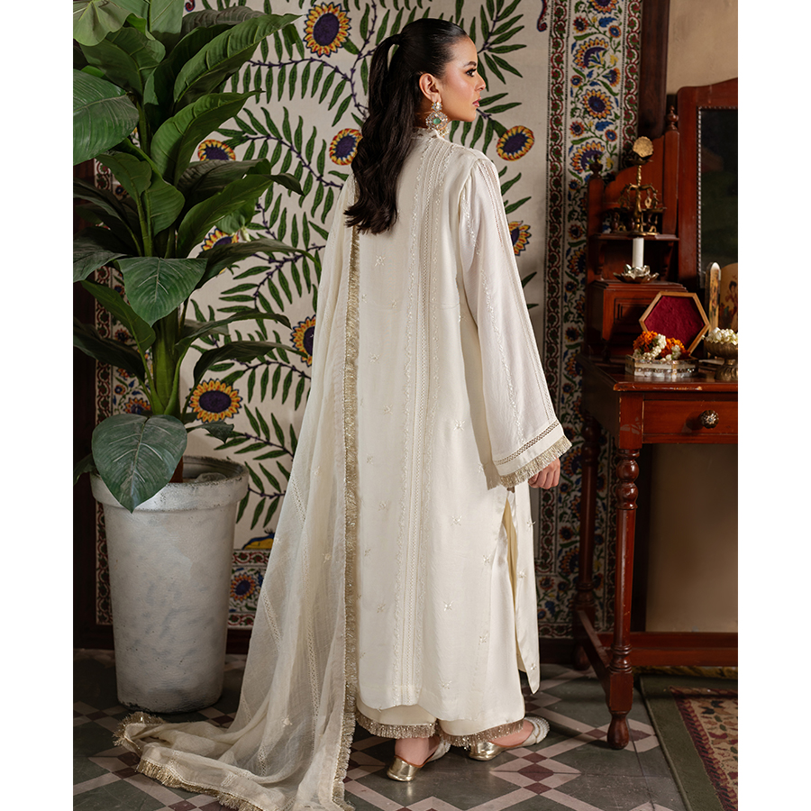 Pakistani Ivory Hand Embroidered Raw Silk Kurta Set (3-Piece) - Image 3