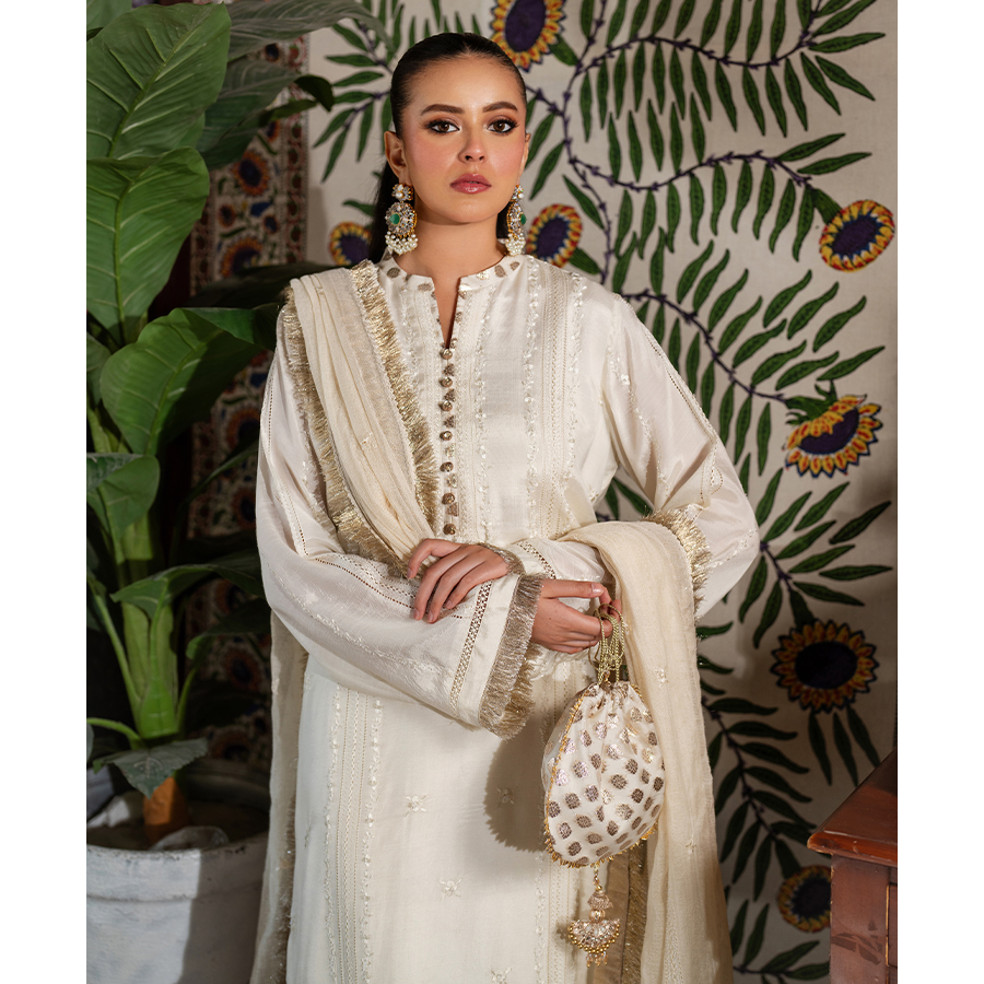 Pakistani Ivory Hand Embroidered Raw Silk Kurta Set (3-Piece) - Image 4