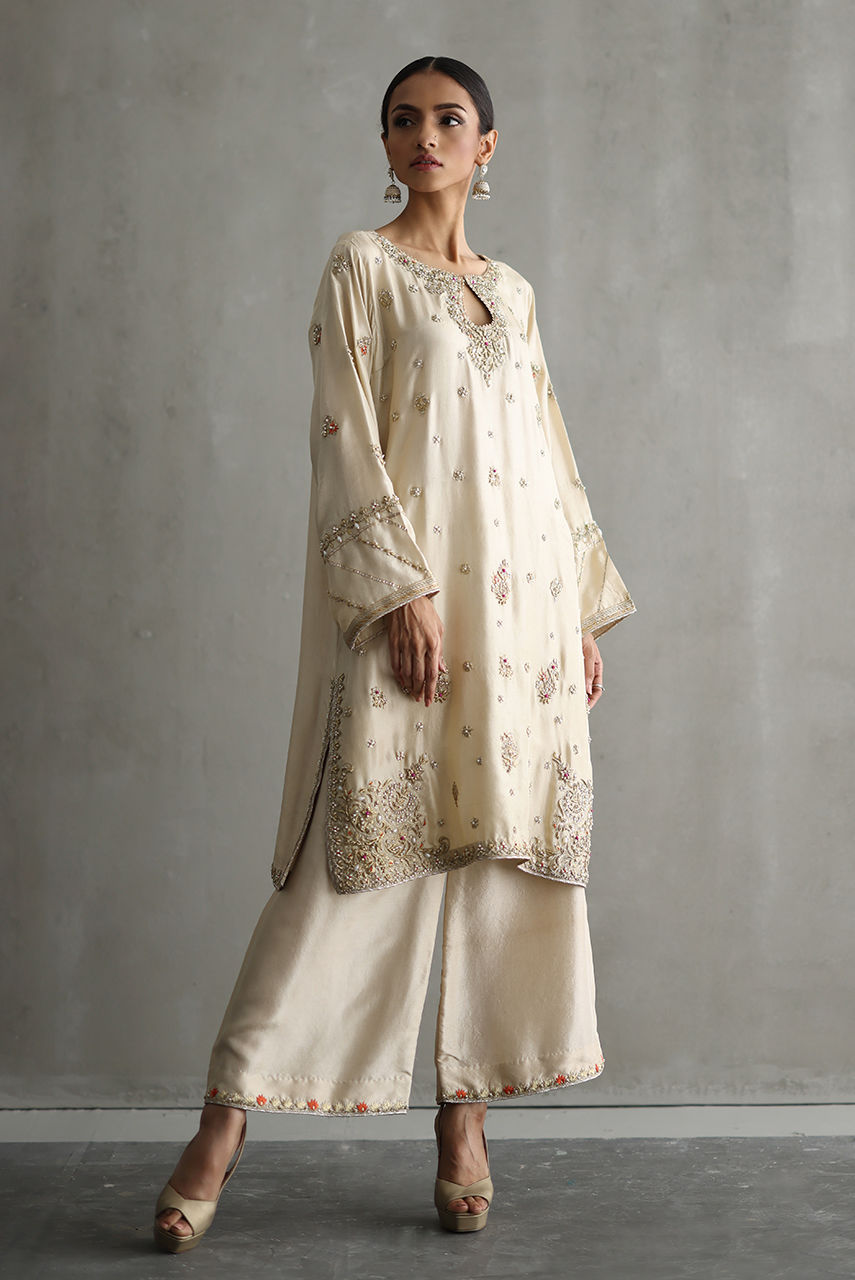 Pakistani Ivory Zardozi Resham Raw Silk Kurta Set (3-Piece) - Image 4