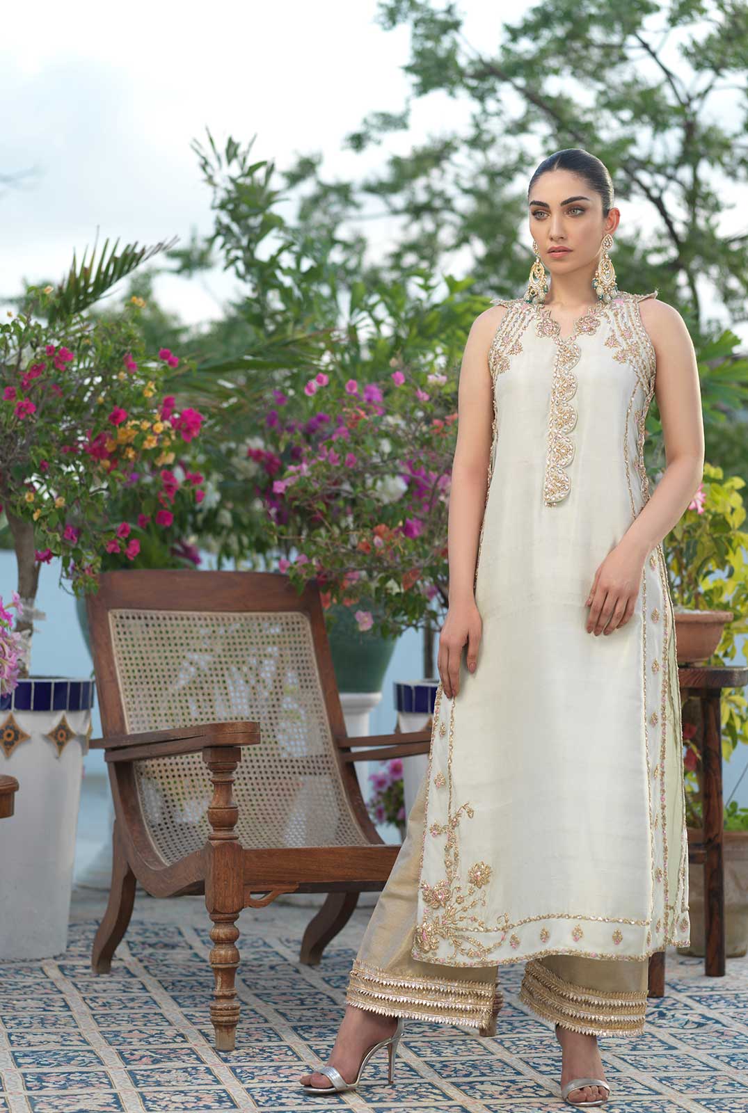 Ivory Zardozi Resham Raw Silk Salwar Kameez (3-Piece) - Image 3