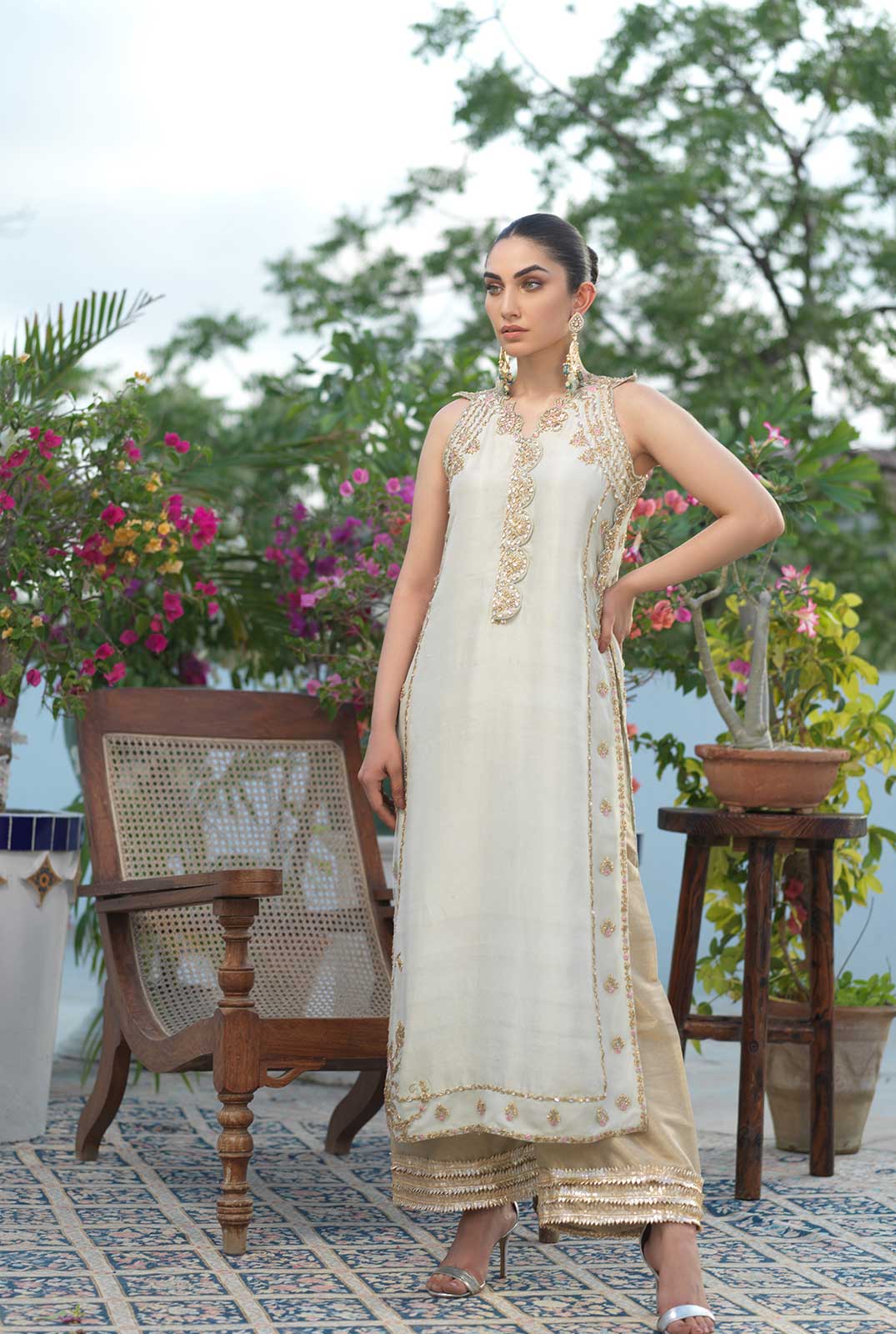Ivory Zardozi Resham Raw Silk Salwar Kameez (3-Piece) - Image 4