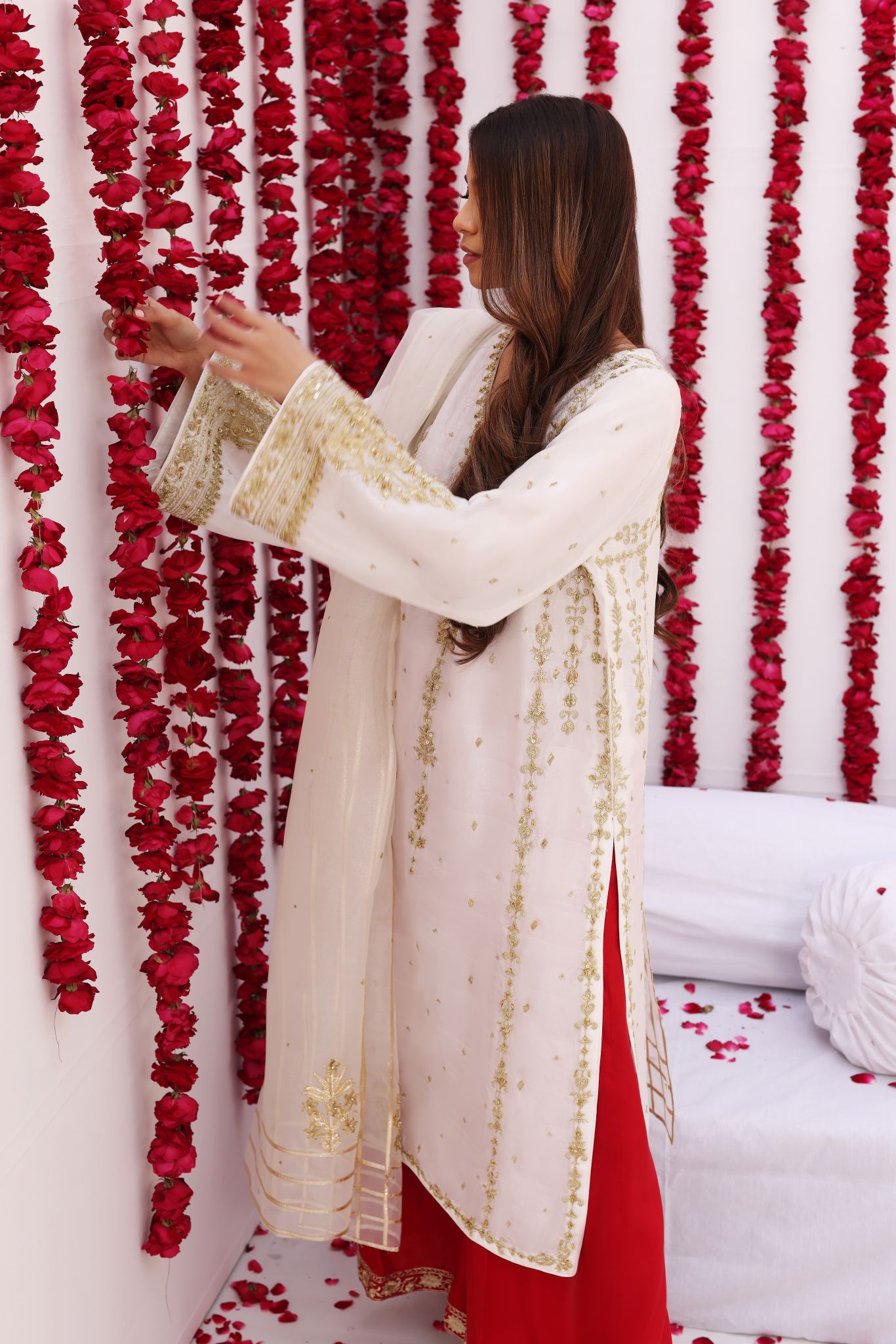 Ivory Zari Zardozi Raw Silk Salwar Kameez (3-Piece) - Image 2