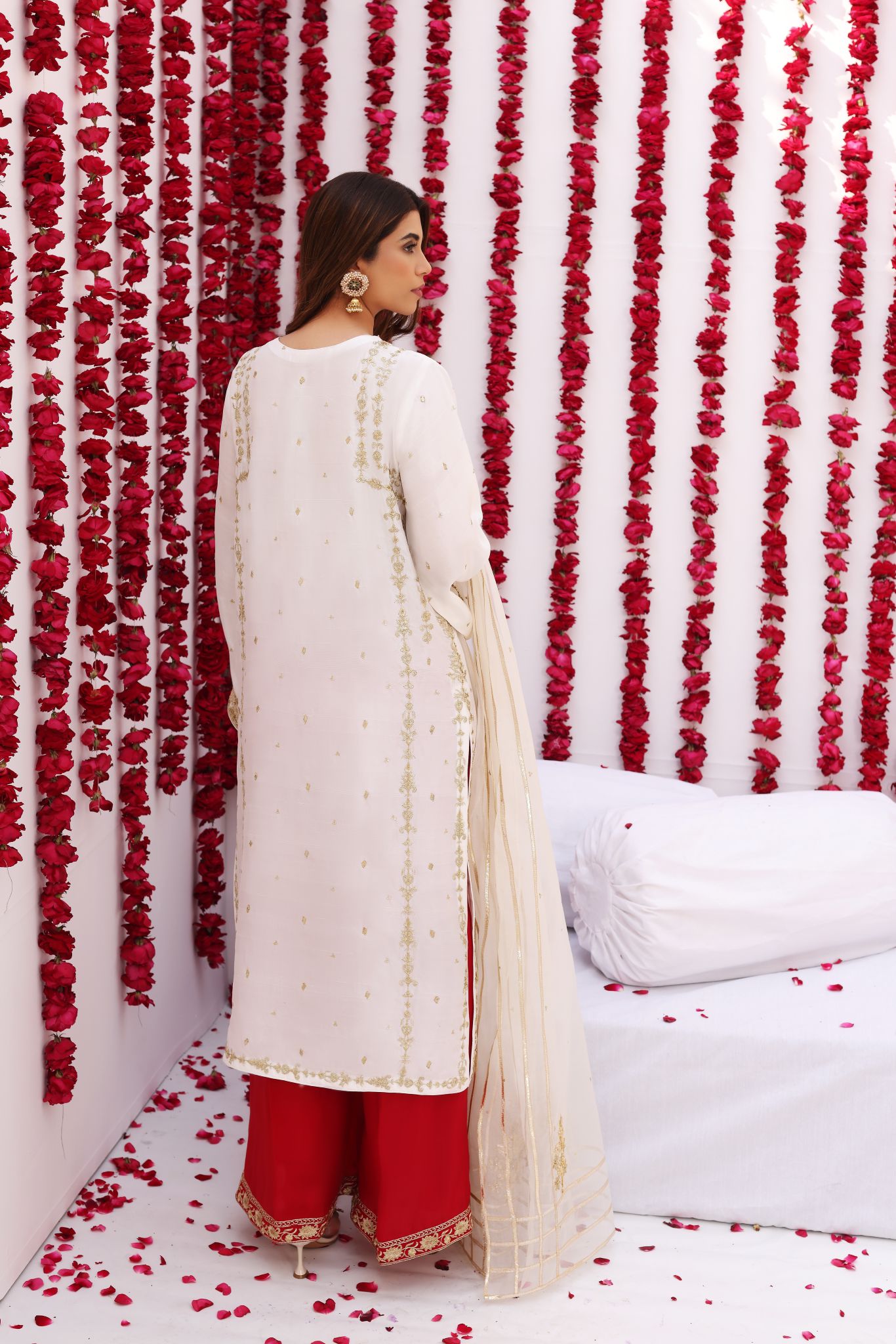 Ivory Zari Zardozi Raw Silk Salwar Kameez (3-Piece) - Image 5