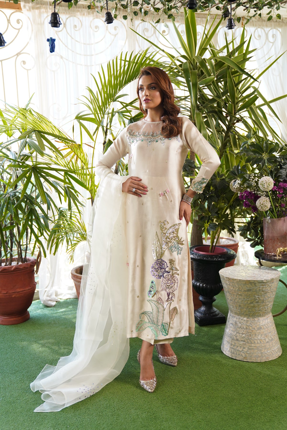 Pakistani Off-White Handworked Pure Rawsilk Salwar Kameez (3-Piece) - Image 4