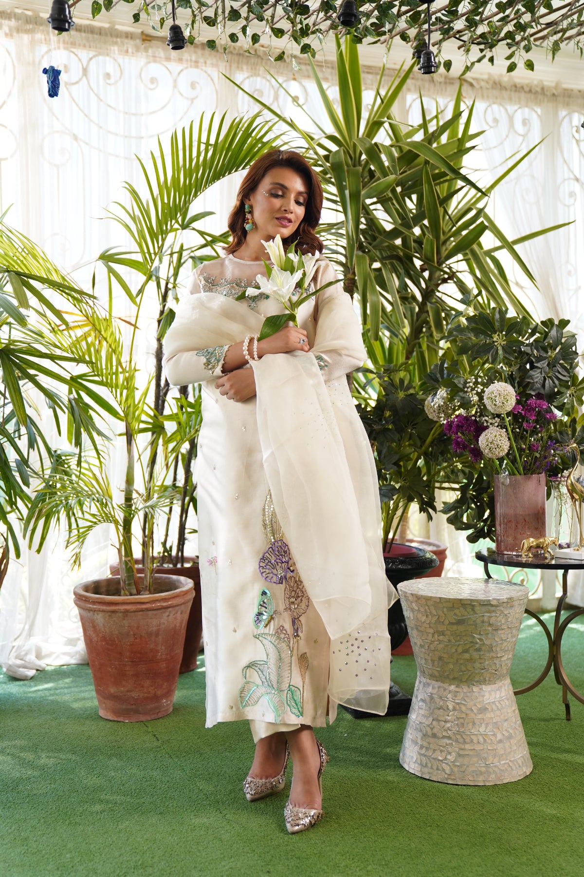 Pakistani Off-White Handworked Pure Rawsilk Salwar Kameez (3-Piece) - Image 5