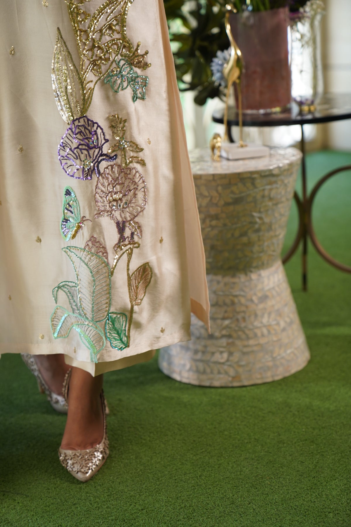 Pakistani Off-White Handworked Pure Rawsilk Salwar Kameez (3-Piece) - Image 9