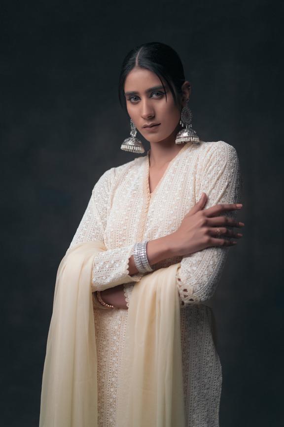 Pakistani Ivory Embroidered Kurta Set (3-Piece) - Image 1