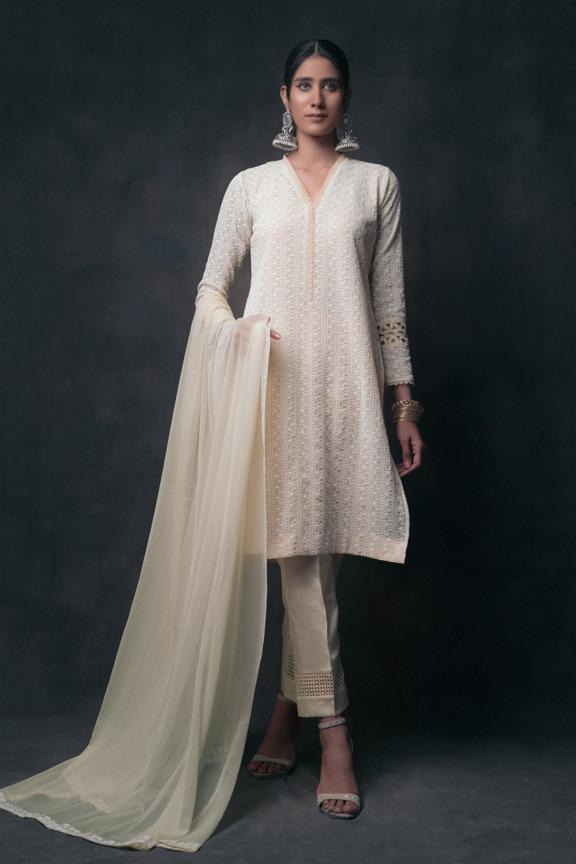 Pakistani Ivory Embroidered Kurta Set (3-Piece) - Image 2