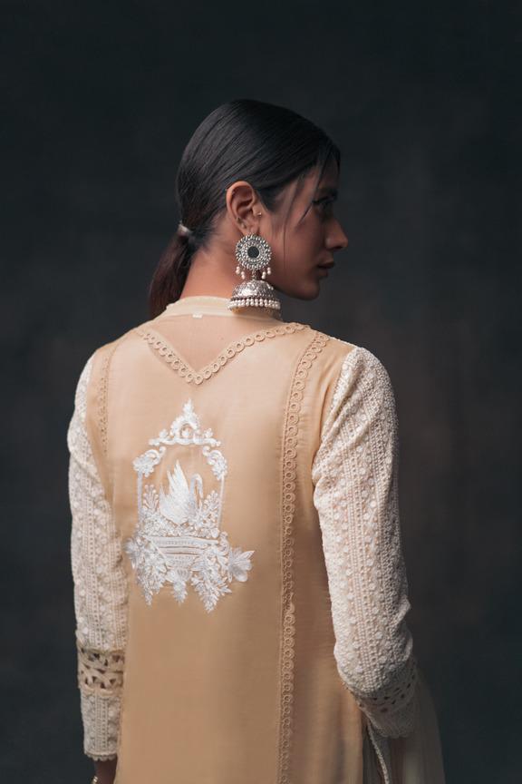 Pakistani Ivory Embroidered Kurta Set (3-Piece) - Image 3