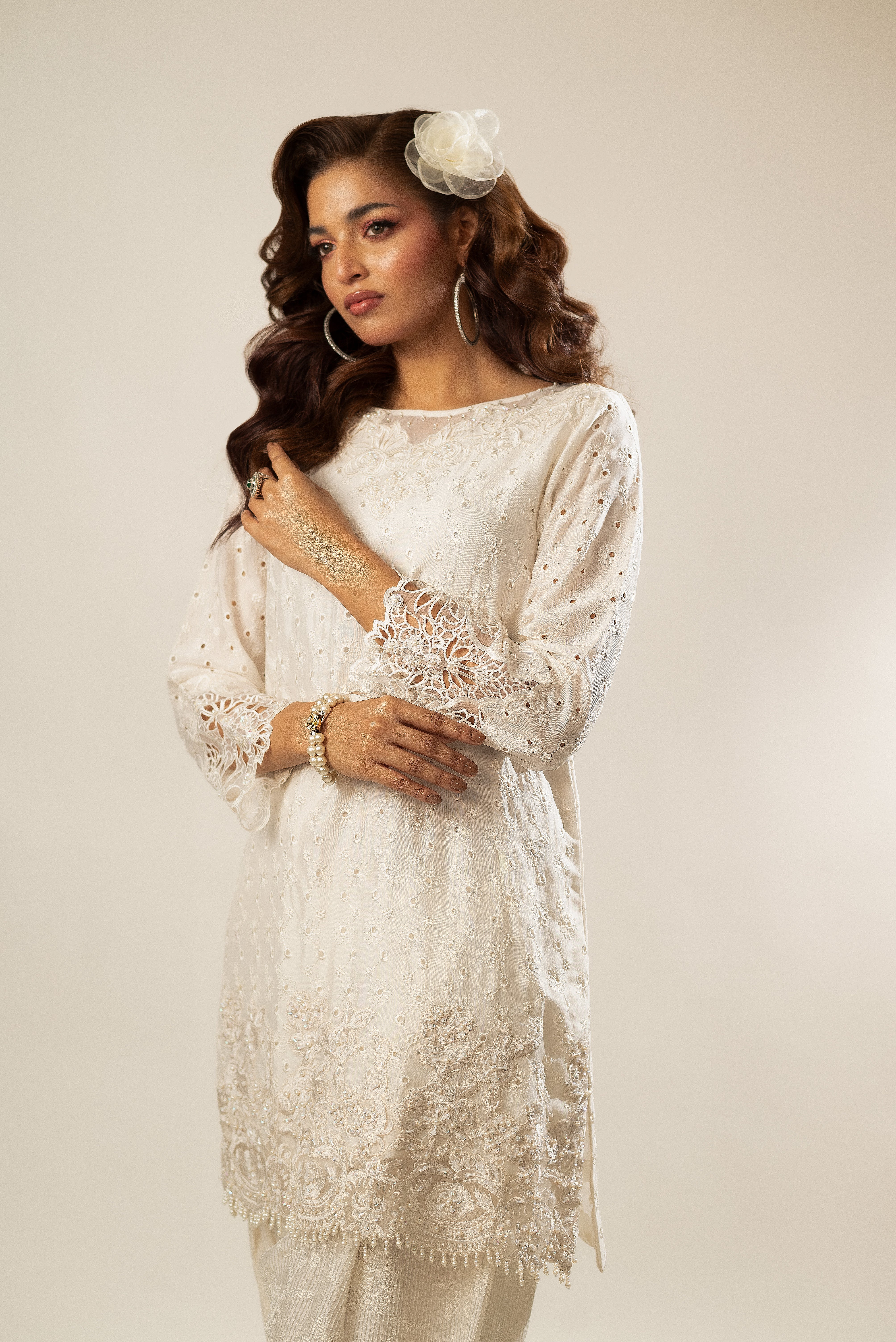 Off-White Embroidered Sheesha Silk Kurta Set (3-Piece) - Image 1