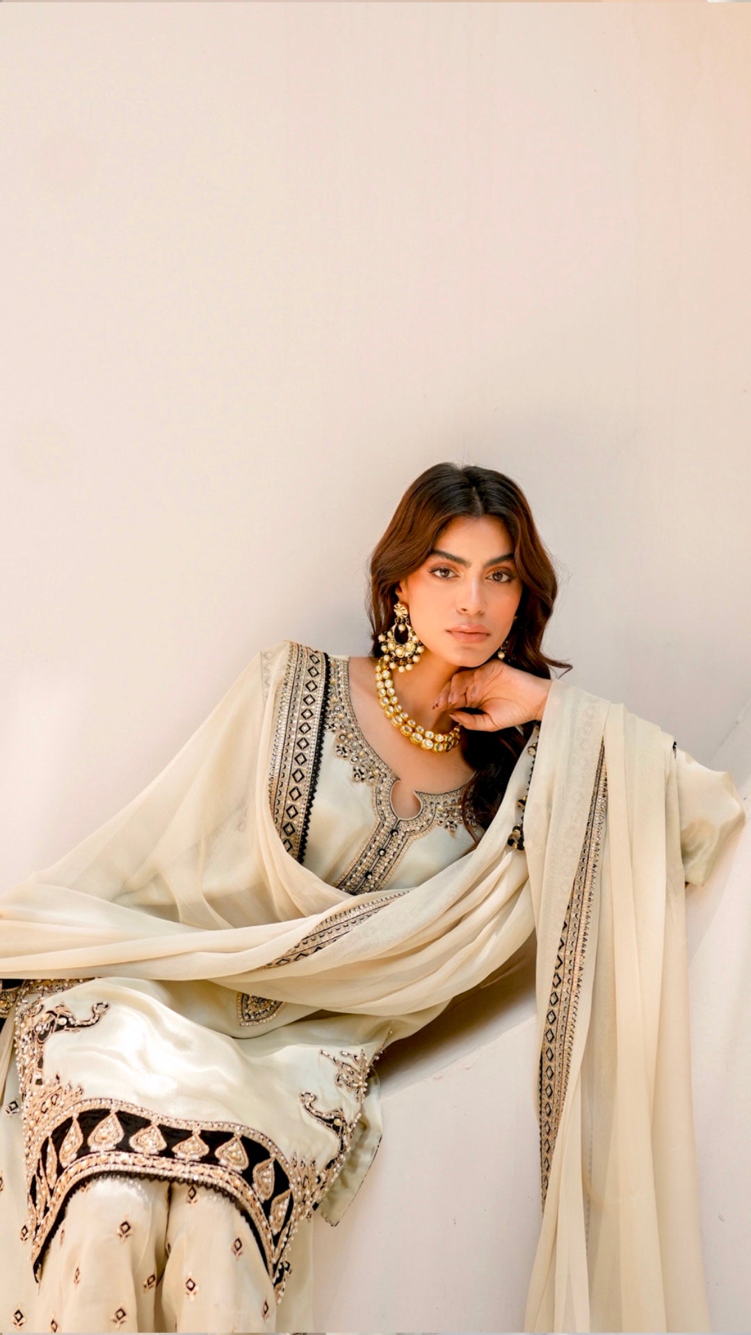 Pakistani Ivory Embroidered Viscose Silk Kurta Set (3-Piece) - Image 2